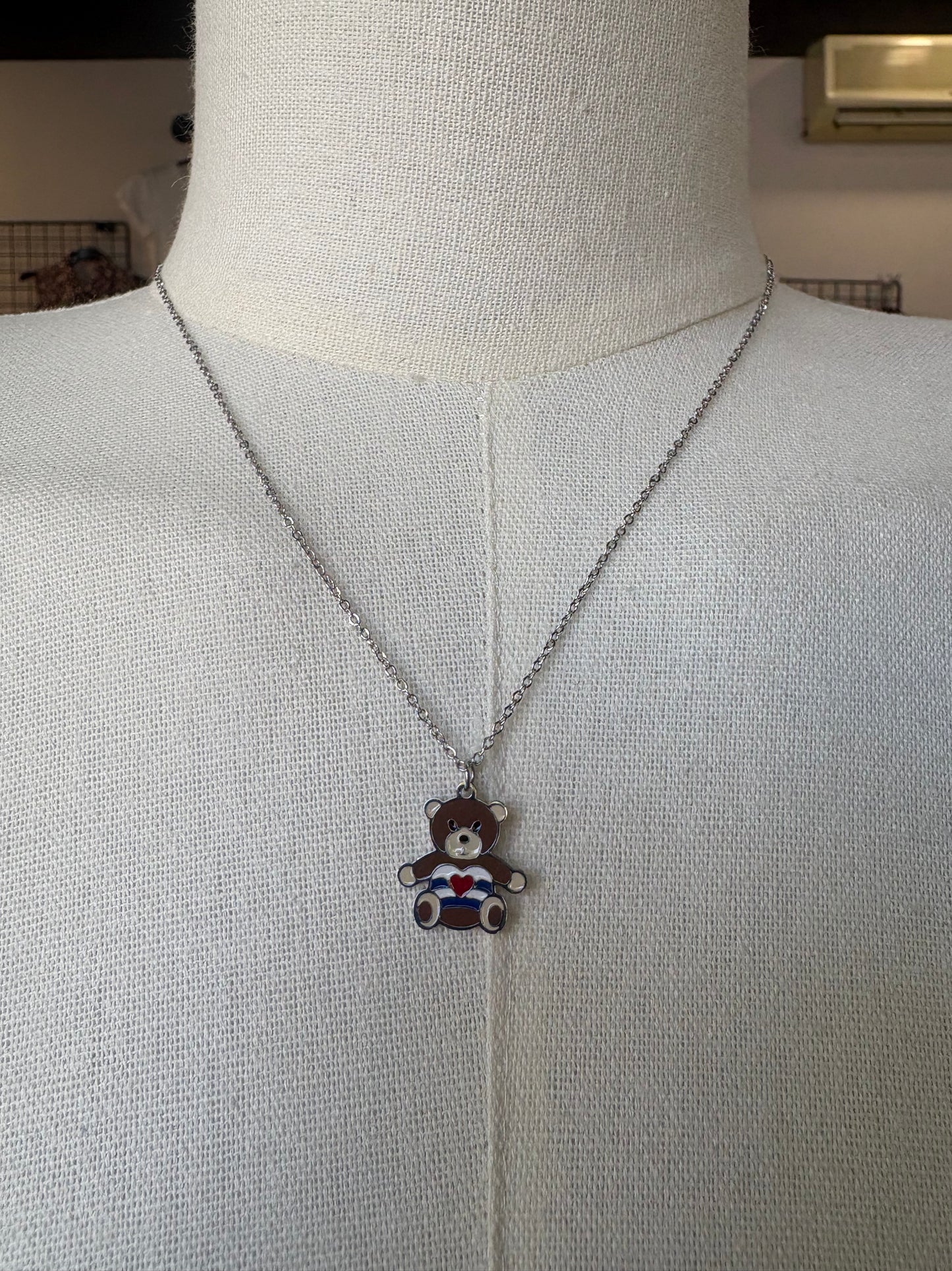 Collana in acciaio inossidabile orsetto smaltato in 2 colori