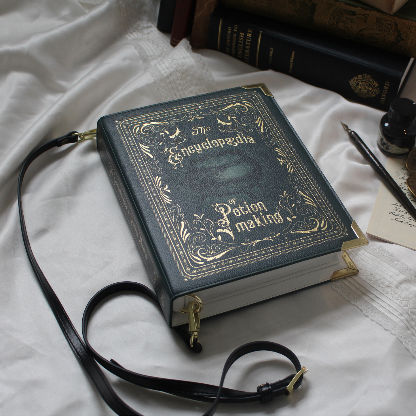 Borsa libro a Tracolla "L'Enciclopedia della Creazione di Pozioni" in Lussuosa Finitura Dorata