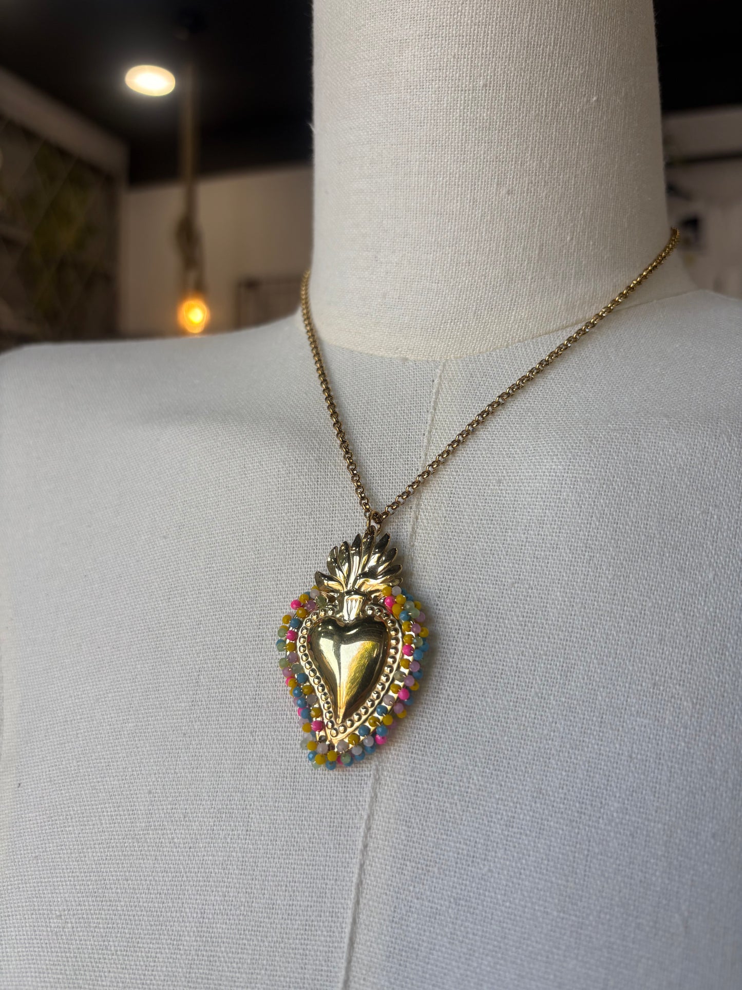 Collana in acciaio inossidabile color oro Cuore Sacro con perline in 2 colori