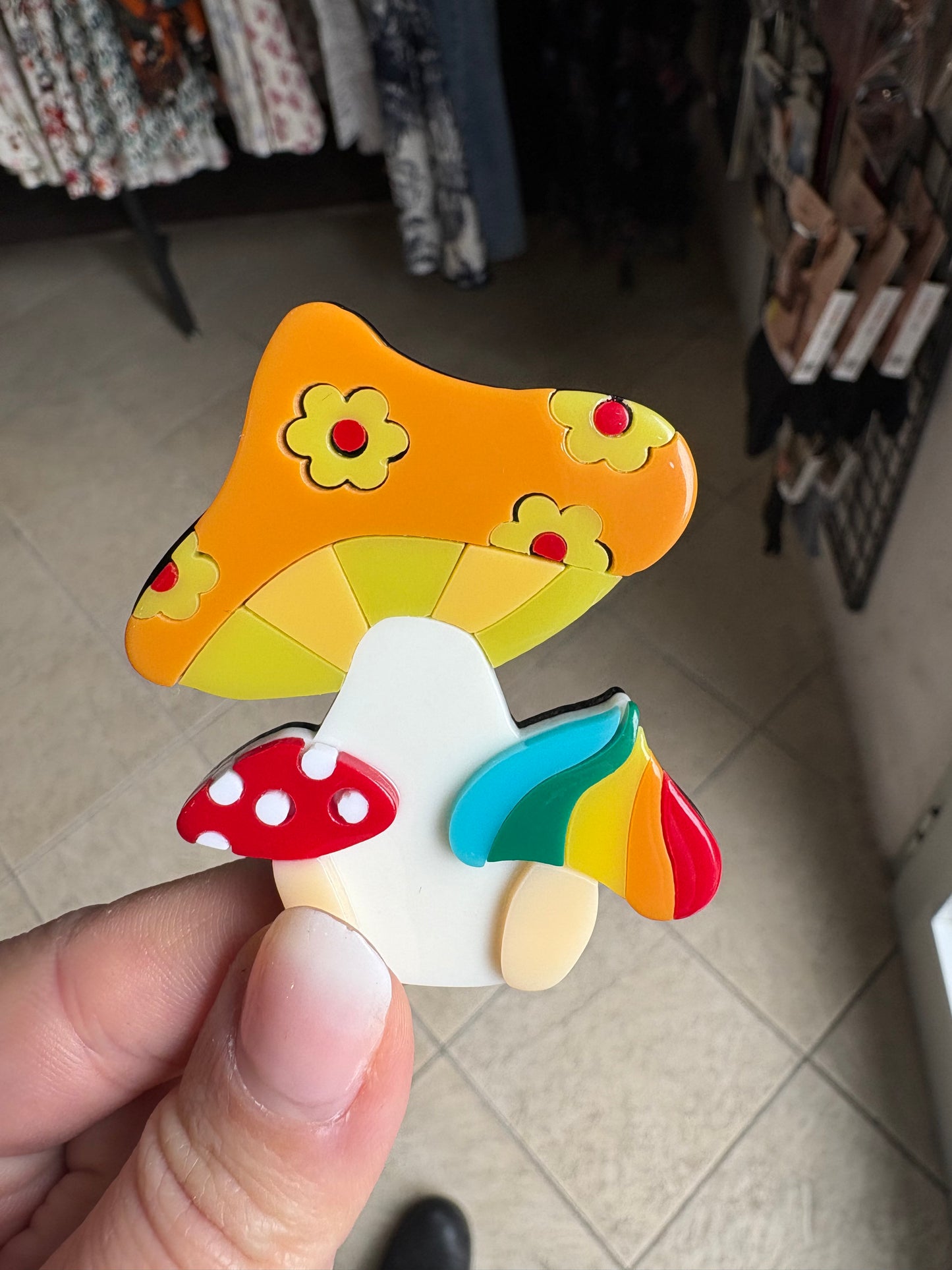 Spilla retrò vintage style Psychedelic Mushroom gialla