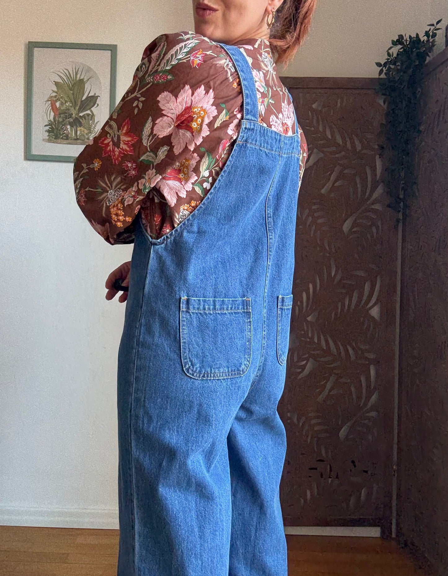 Salopette di jeans blu scuro a gamba ampia