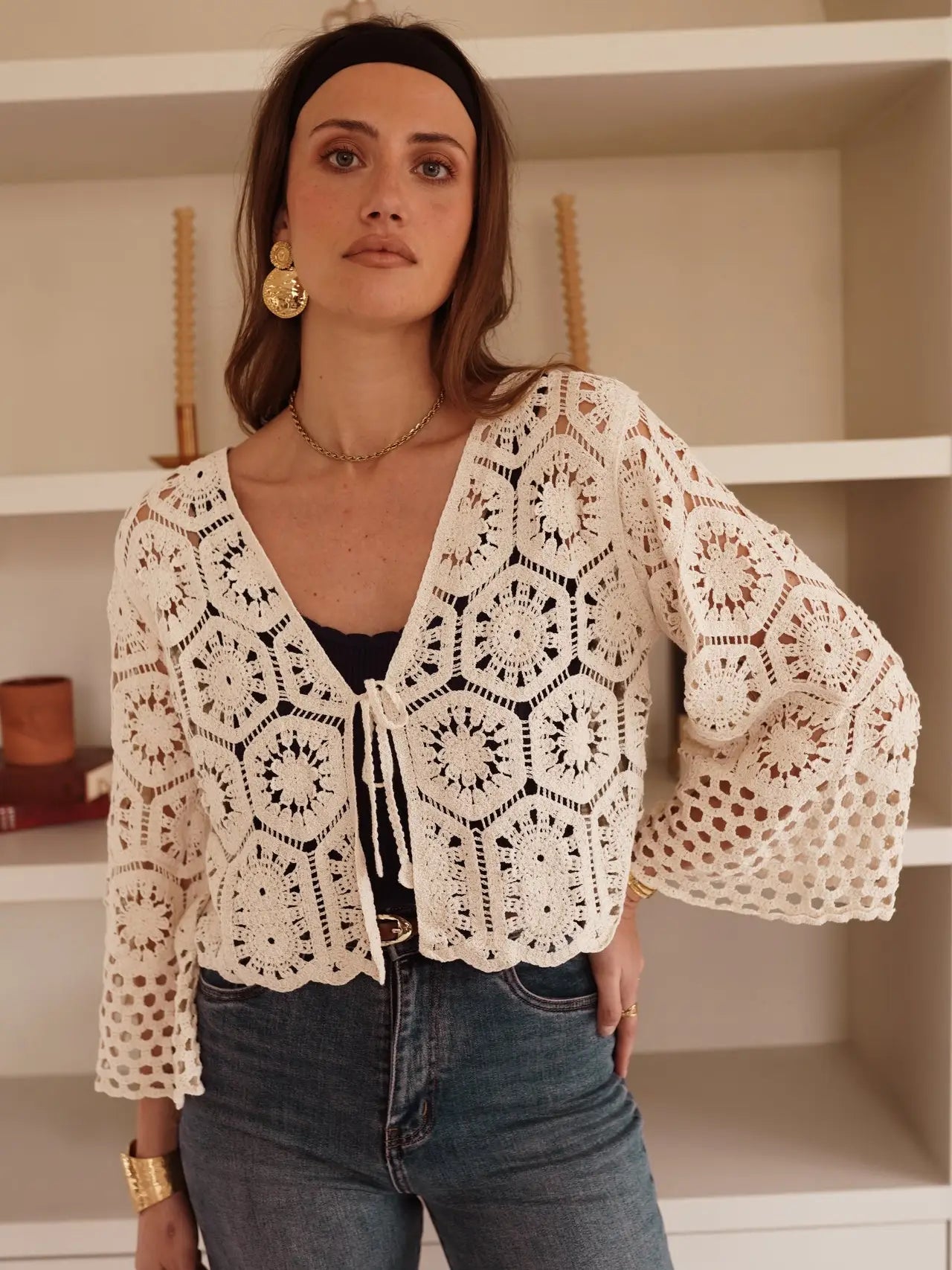 Cardigan Cropped in Crochet Veya a Motivi Geometrici – Crema
