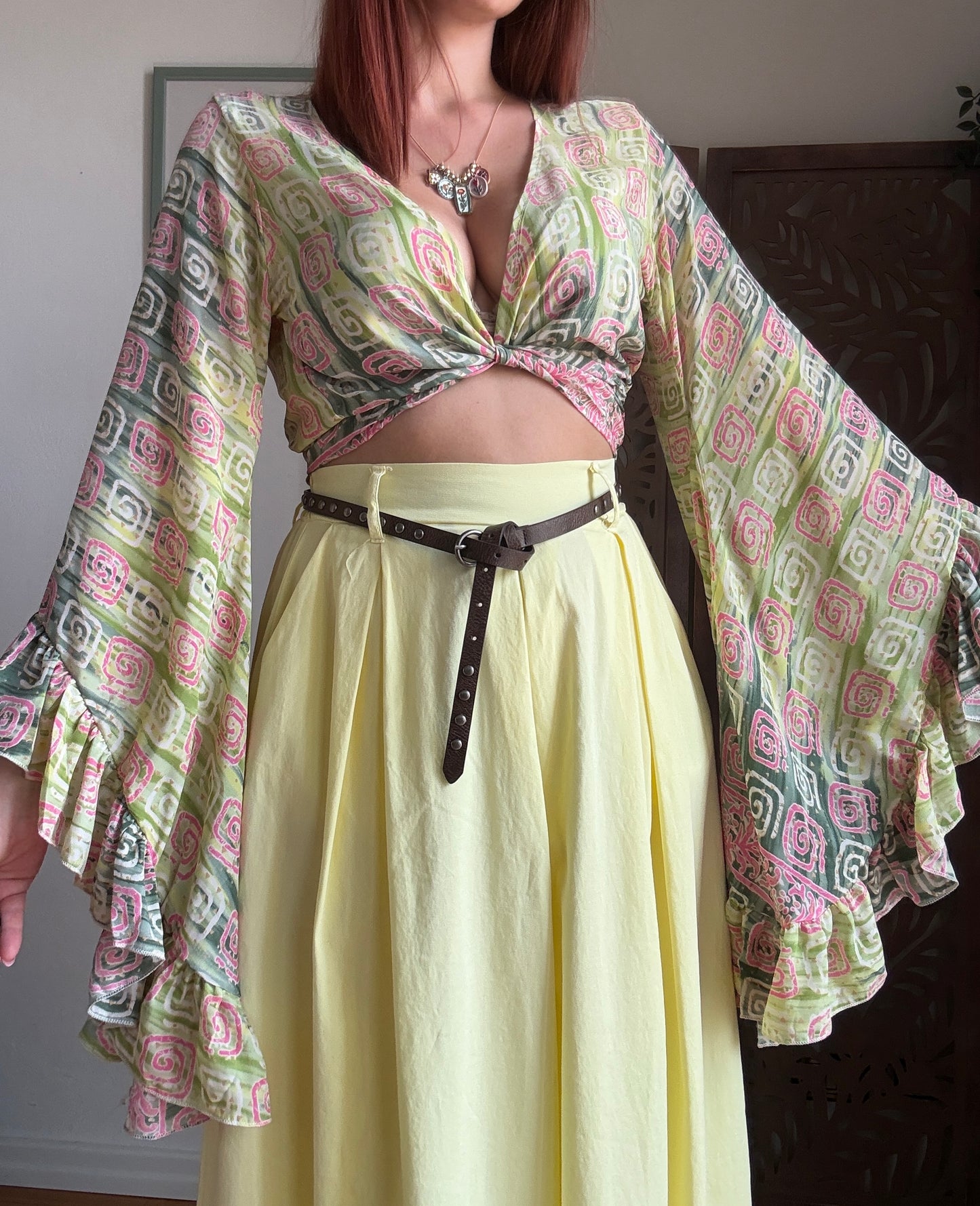 Blusa Boho-Chic con Maniche a Campana - In 4 Colori