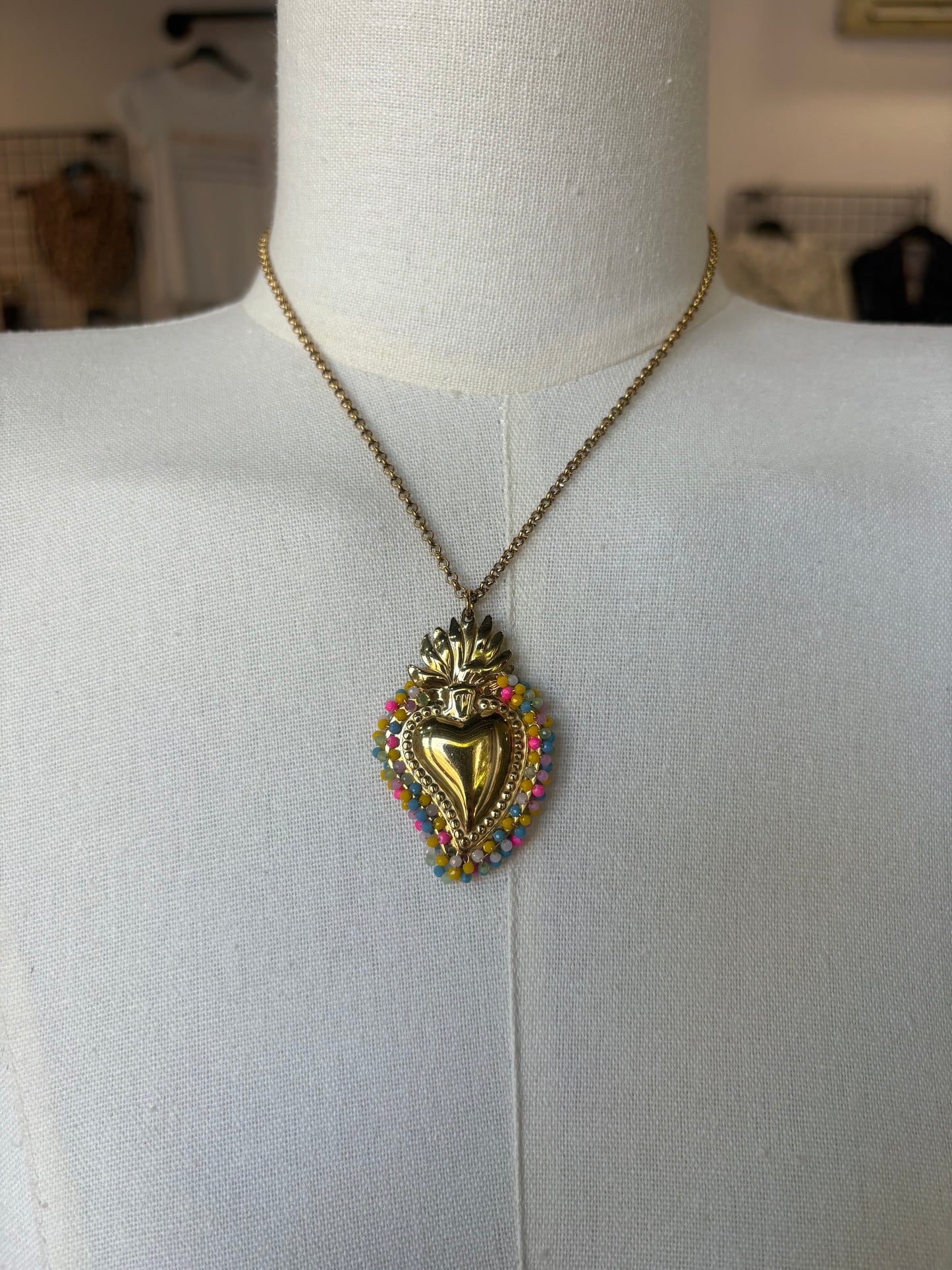 Collana in acciaio inossidabile color oro Cuore Sacro con perline in 2 colori