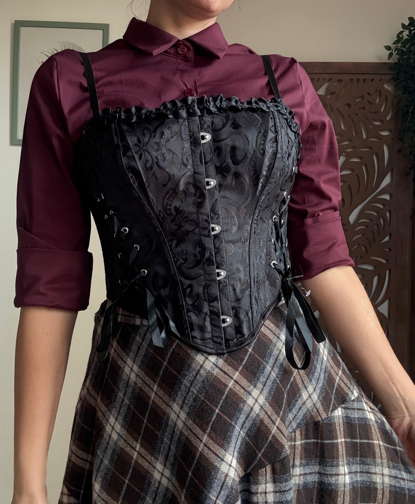 Corsetto Dark Bloom in raso jacquard nero con spalline