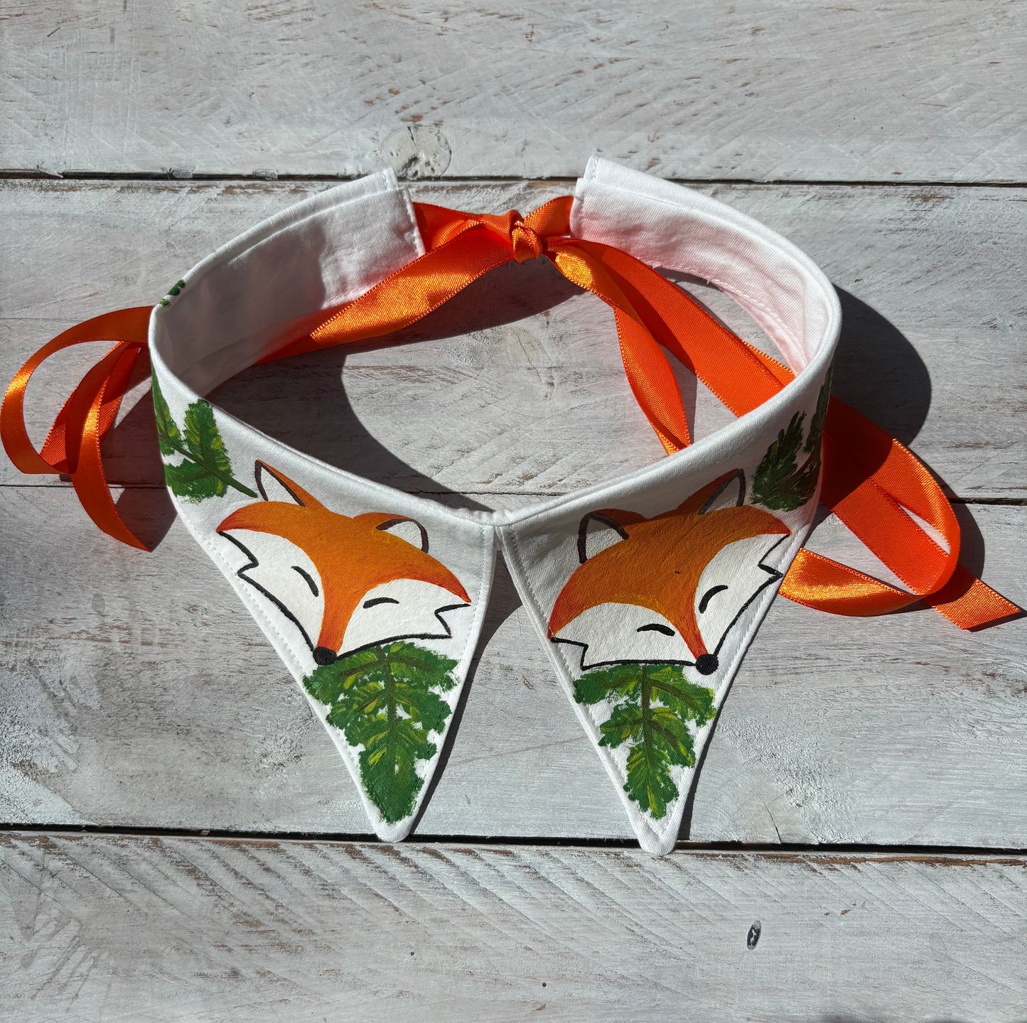 Colletto Romance dipinto a mano Foxy in 2 varianti