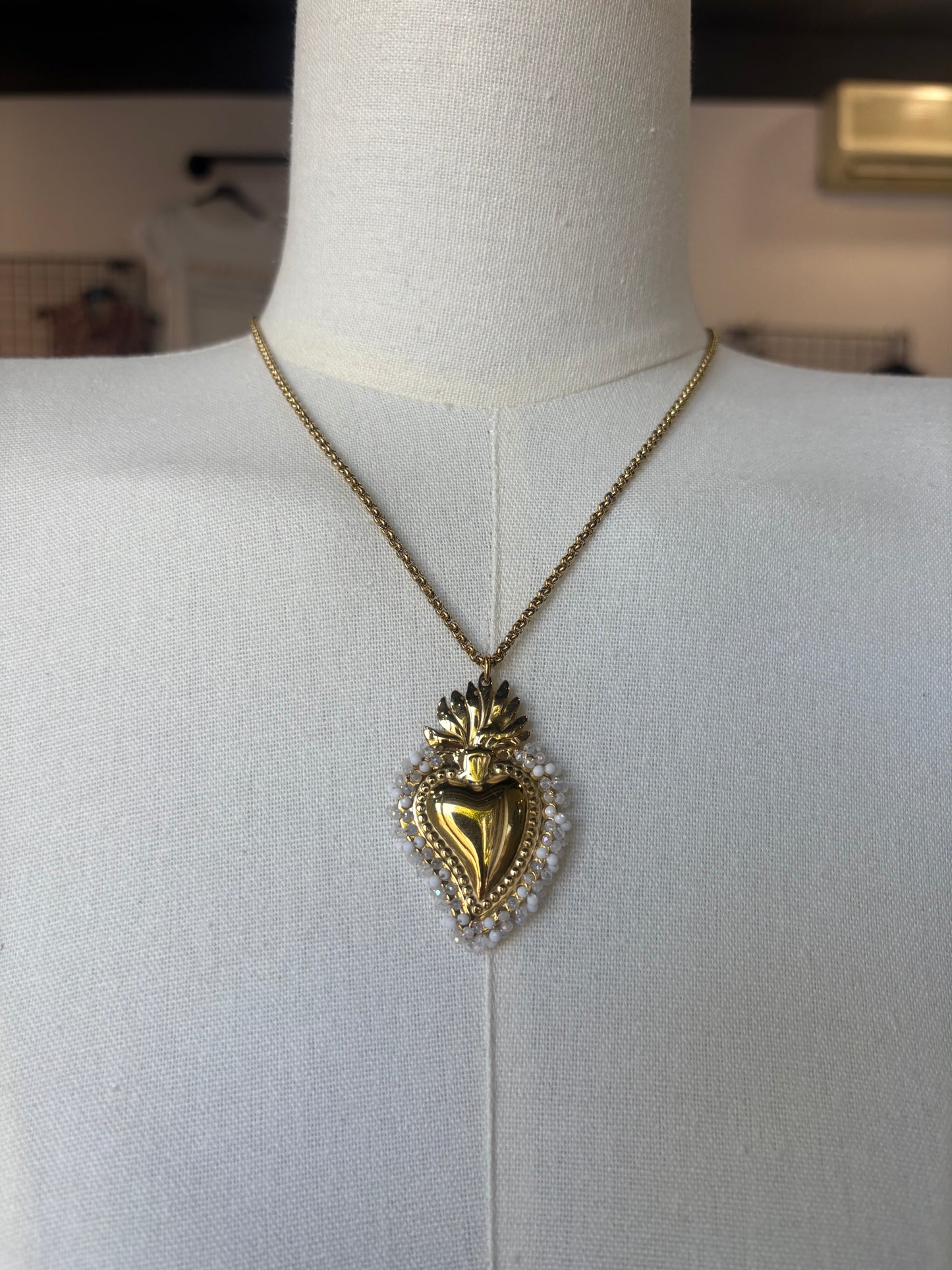 Collana in acciaio inossidabile color oro Cuore Sacro con perline in 2 colori