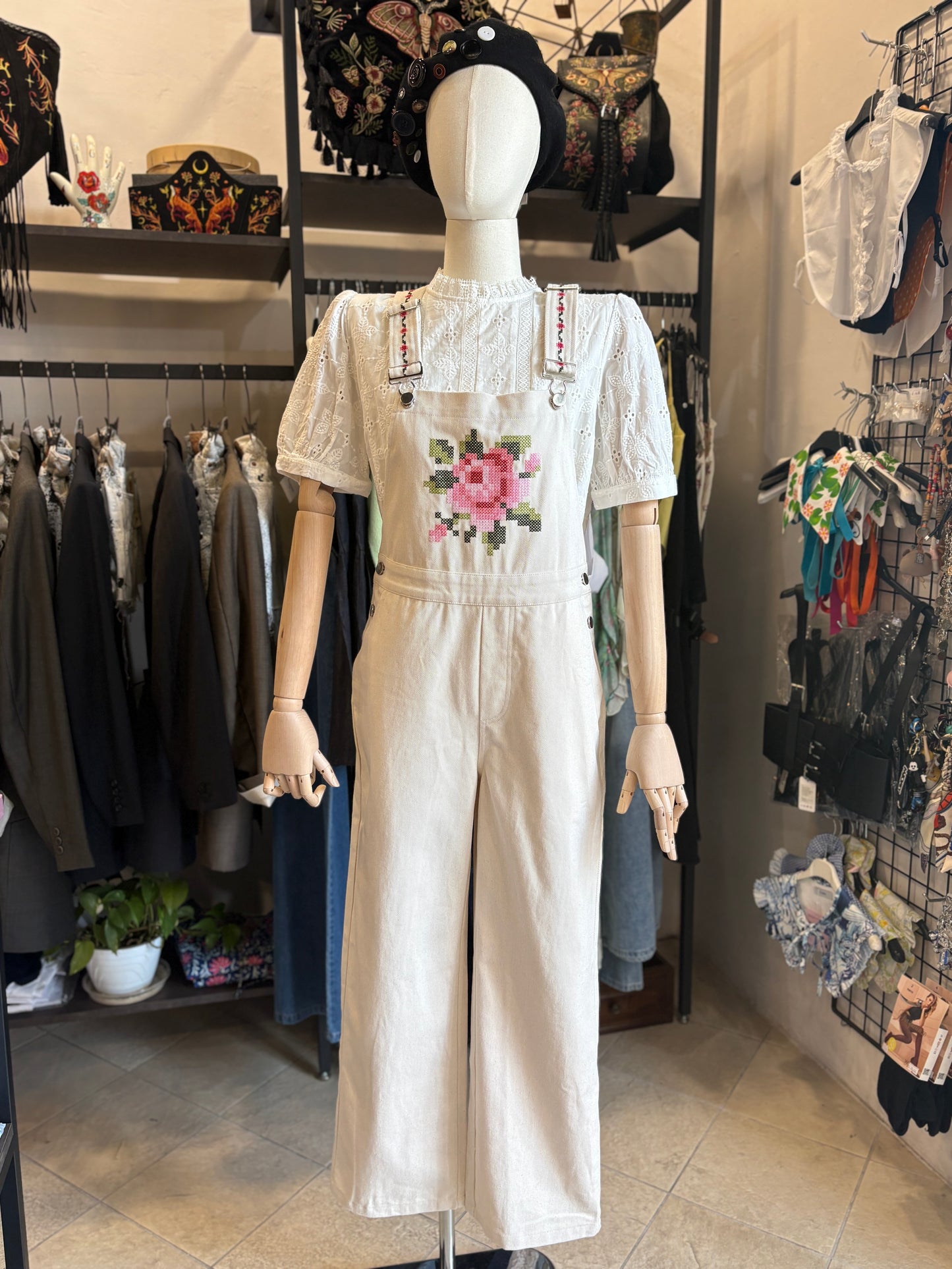 Salopette in Cotone Boho-Chic con Ricamo Floreale Pixel