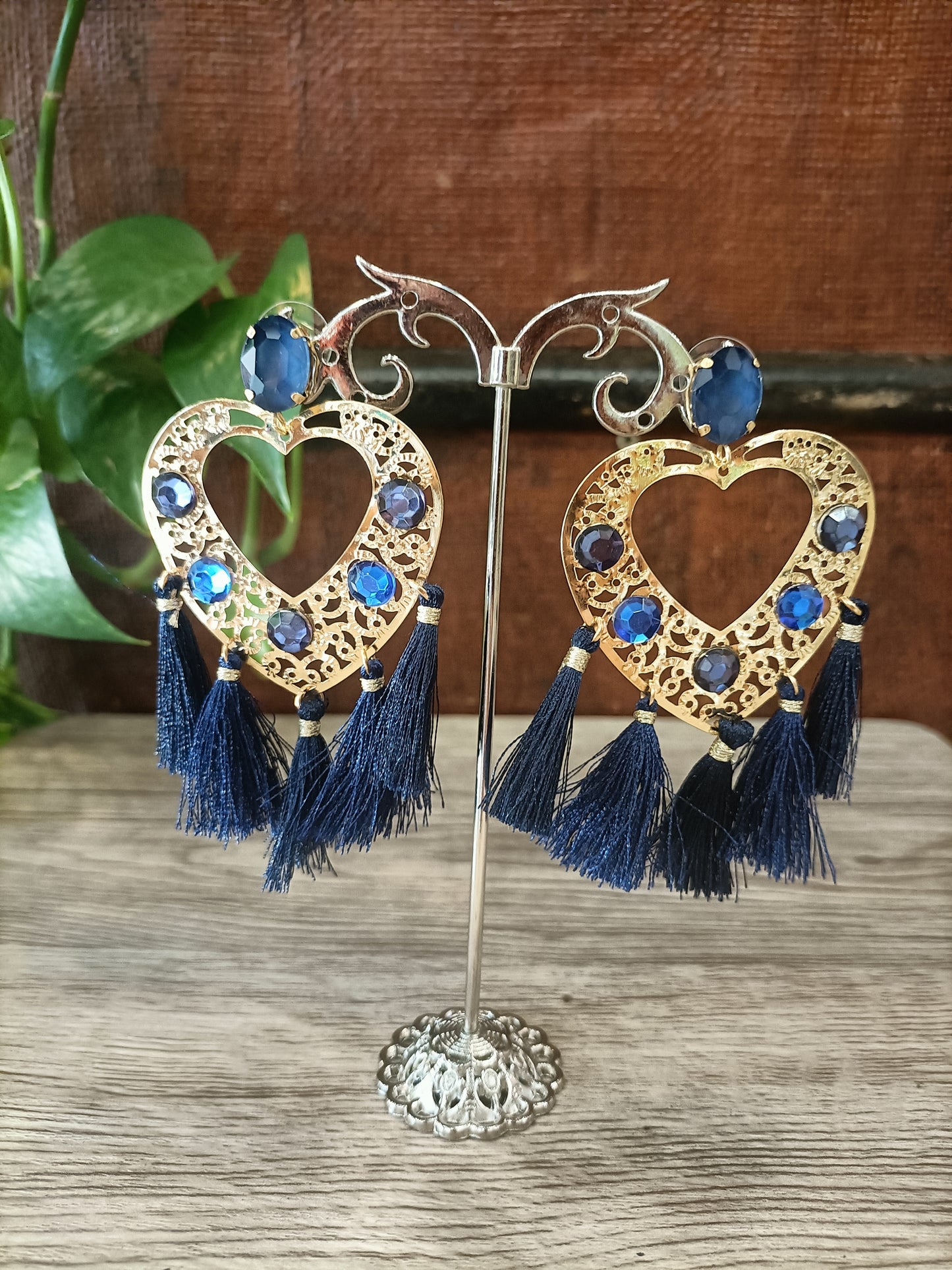 Orecchini boho con nappine e pon pon in vari colori e modelli