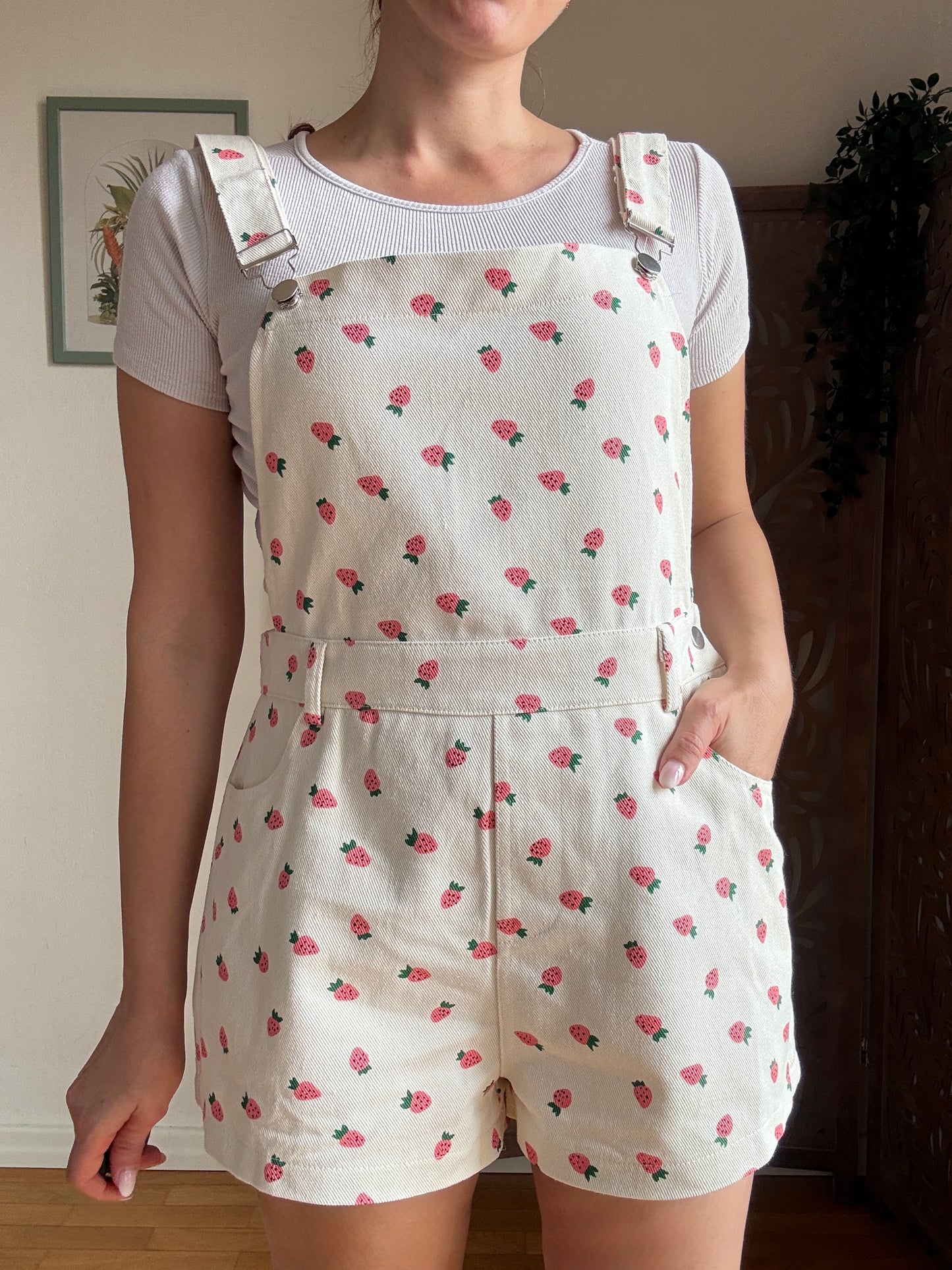 Salopette Corta in Cotone con Fragole – Strawberry Summer