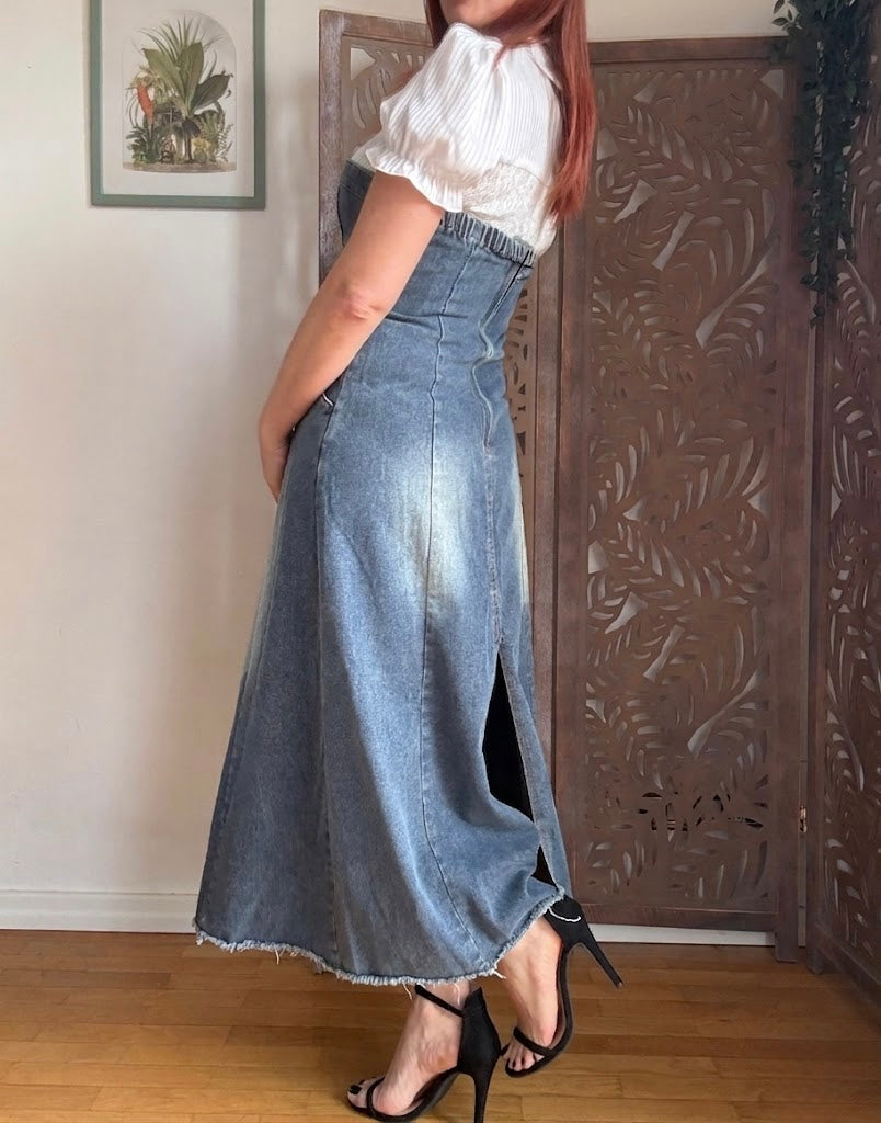 Abito Lungo Denim a Bustino con Scollo a Cuore e Orlo a Vivo