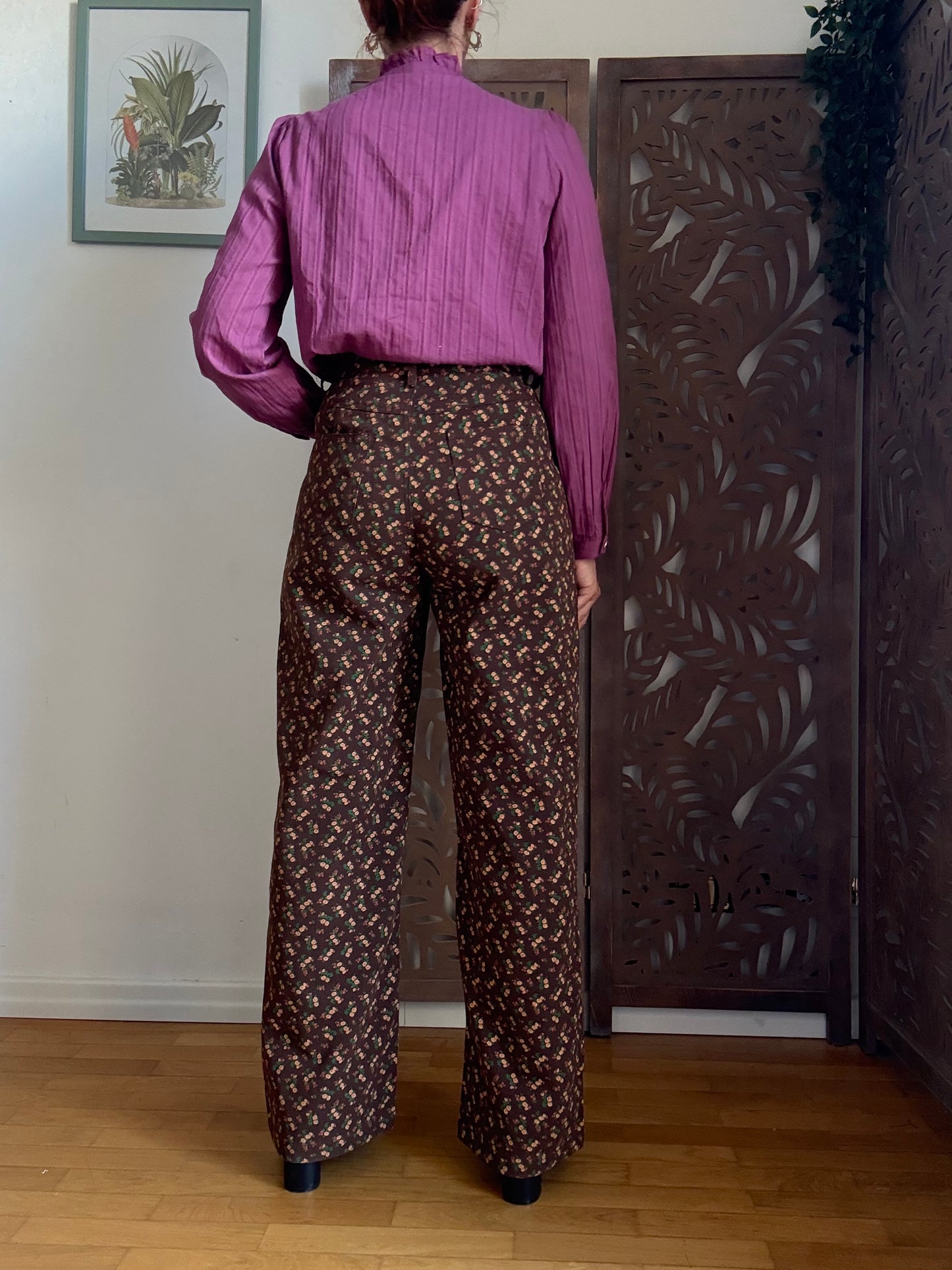 Jeans marroni floreali vita alta a gamba larga