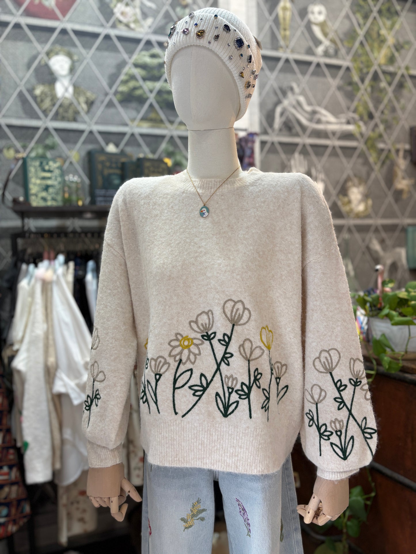 Maglione "Jardin d’Hiver" – Fascino Francese e Dettagli Floreali