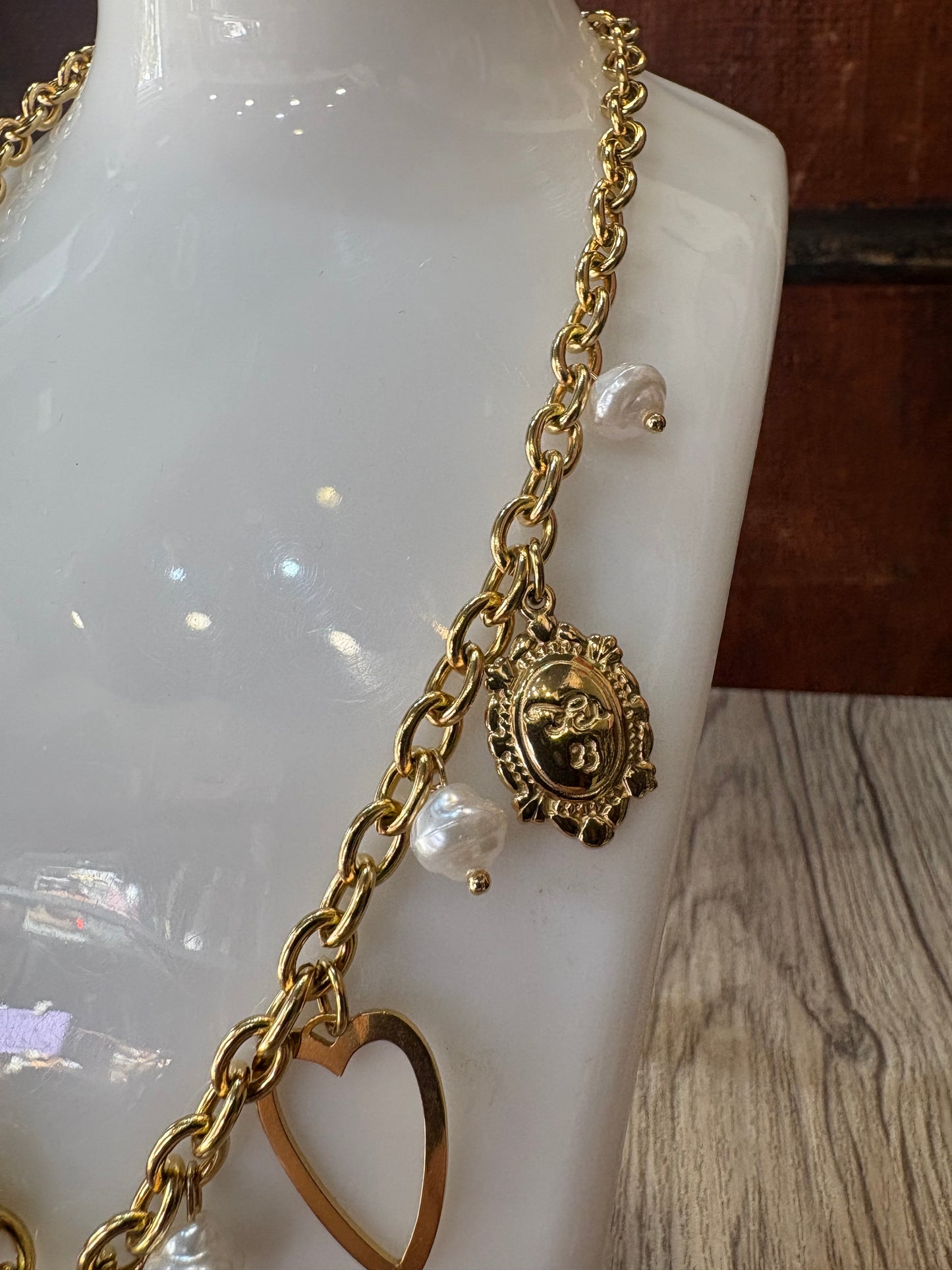 Collana con cammeo in stile vittoriano