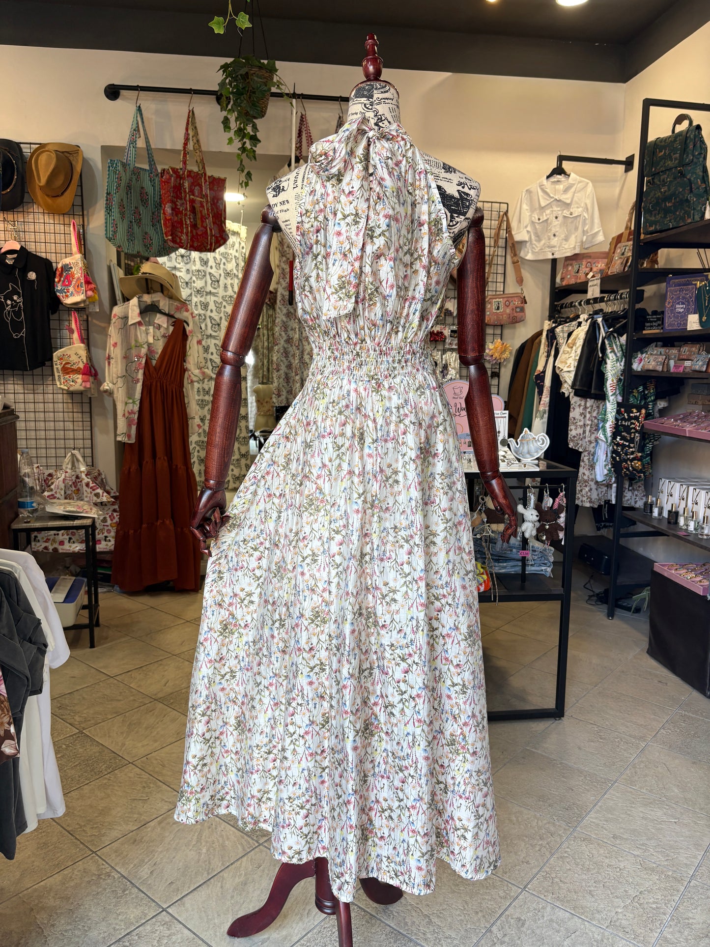 Abito Midi in Lyocell a Fiori con Scollo Americano e Fiocco – Eleganza Eco-Friendly