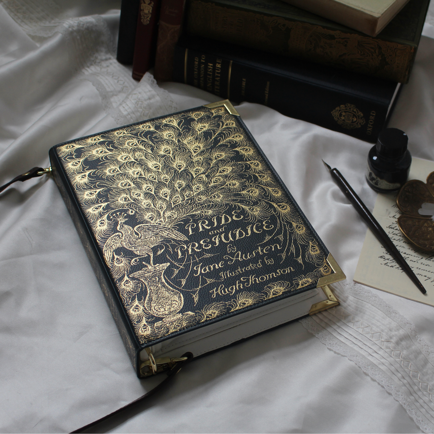 Borsa a Tracolla di Lusso con Finitura in Oro Orgoglio e Pregiudizio