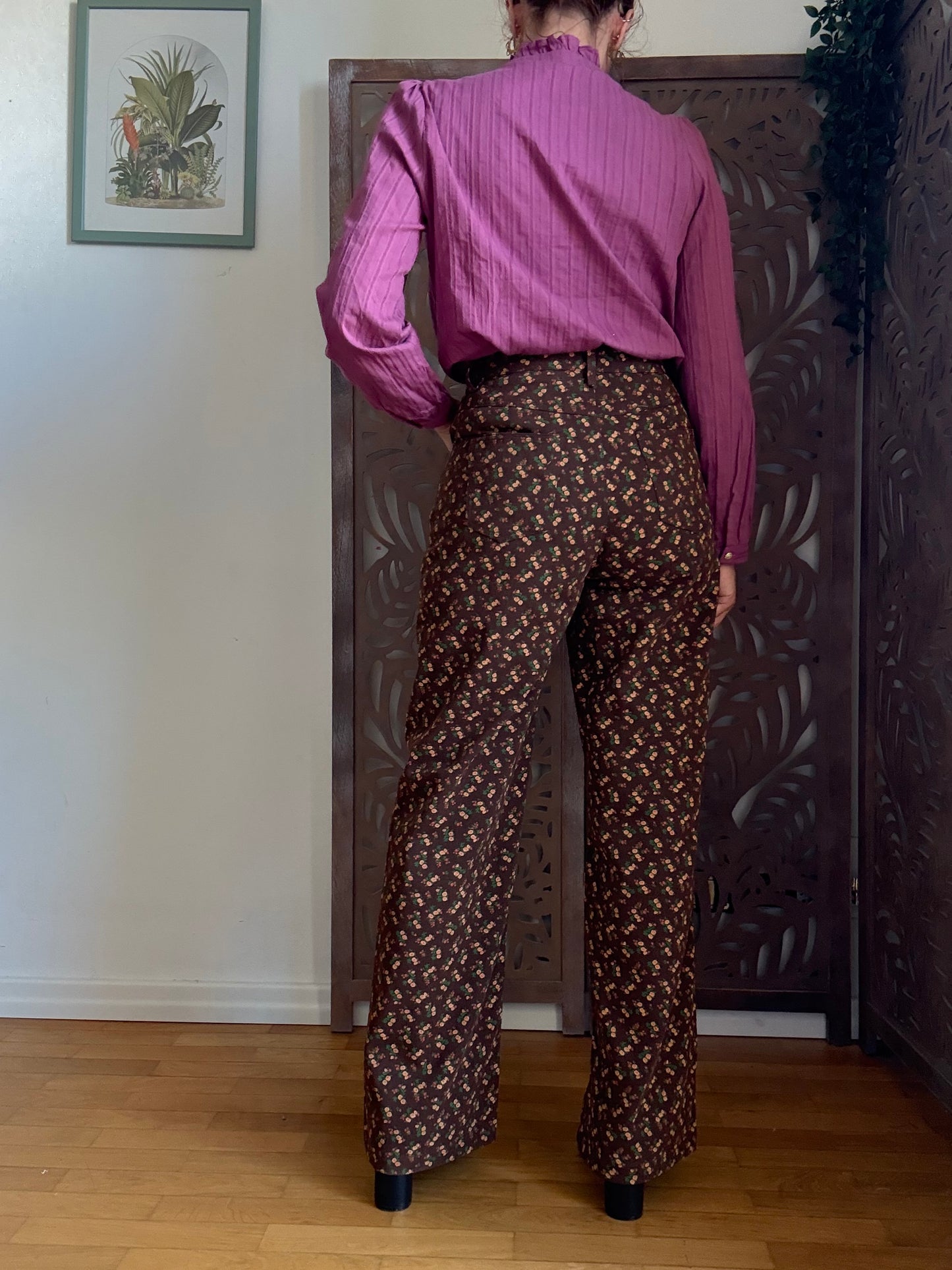 Jeans marroni floreali vita alta a gamba larga