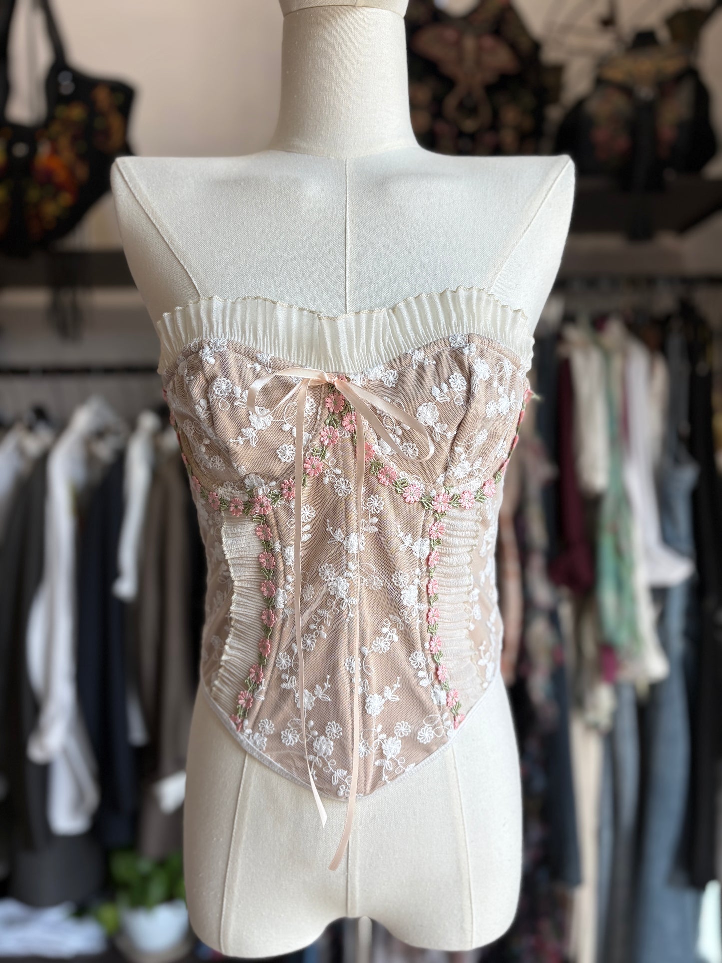 Corsetto Bustier "Fioritura Romantica" in Tulle Ricamato