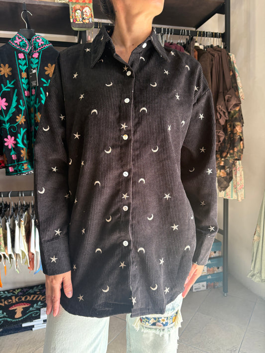 Camicia Midnight Sky in velluto a coste nero con stelle e lune