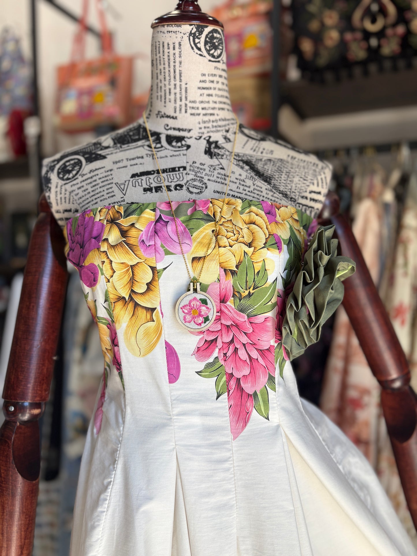 Abito Midi Bustier "Garden Bloom" in Cotone con Maxi Spilla