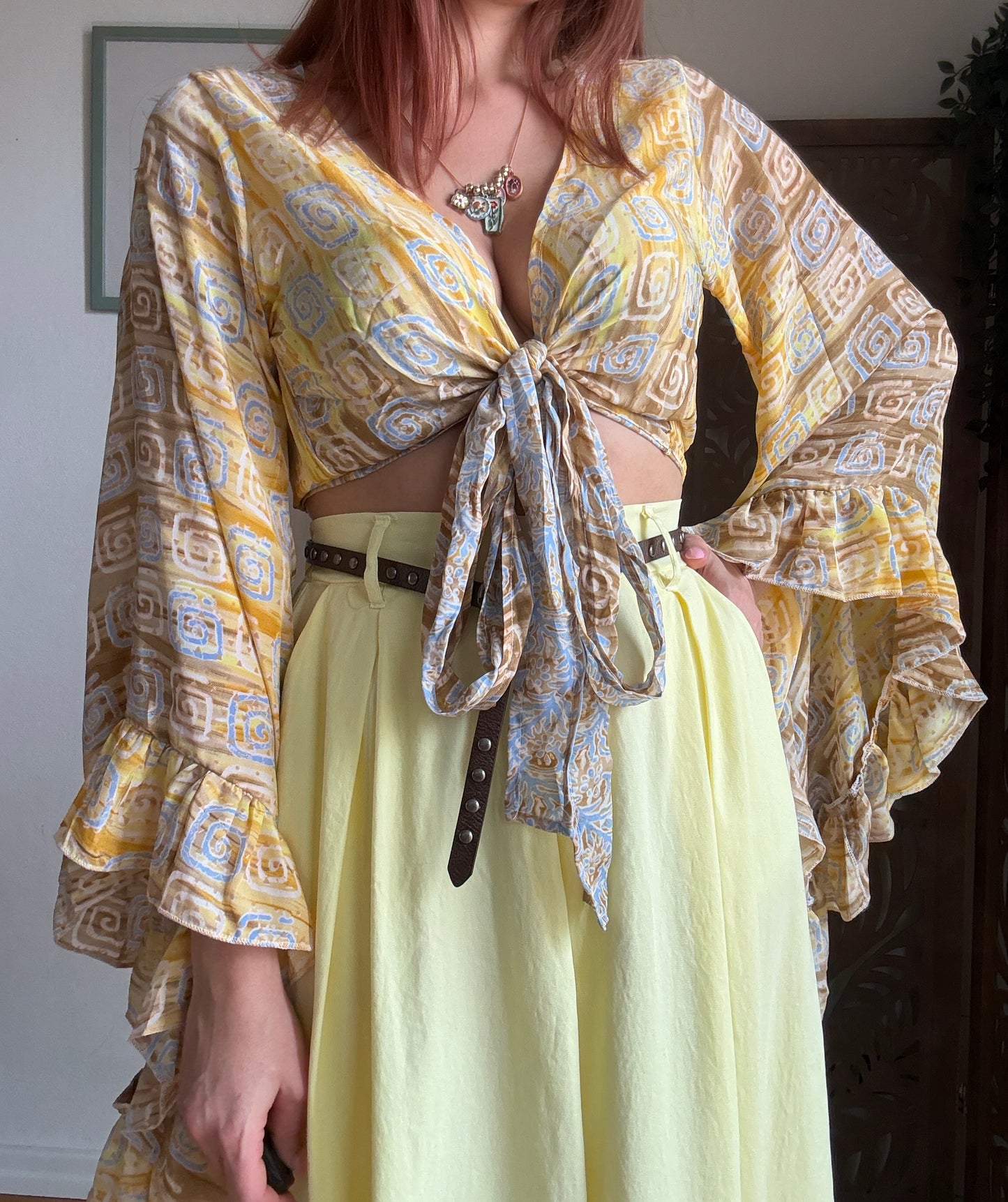 Blusa Boho-Chic con Maniche a Campana - In 4 Colori