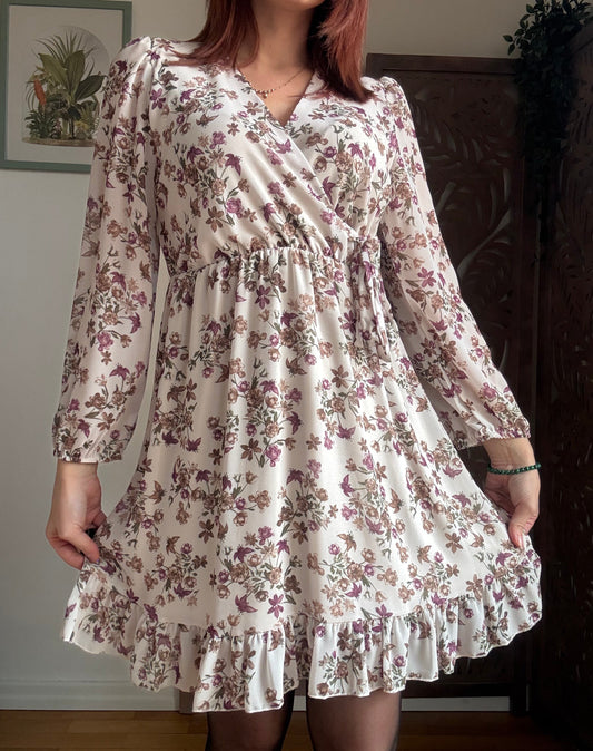 Abito floreale boho chic bianco con volant