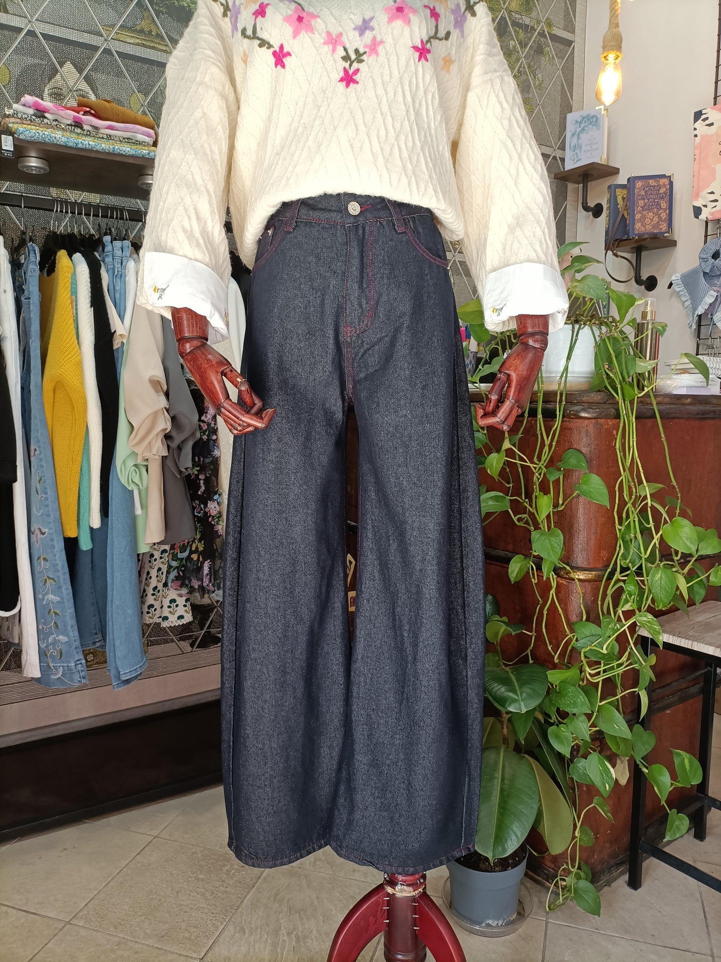 Pantaloni scuri in denim wide leg Industrial con cuciture rosse