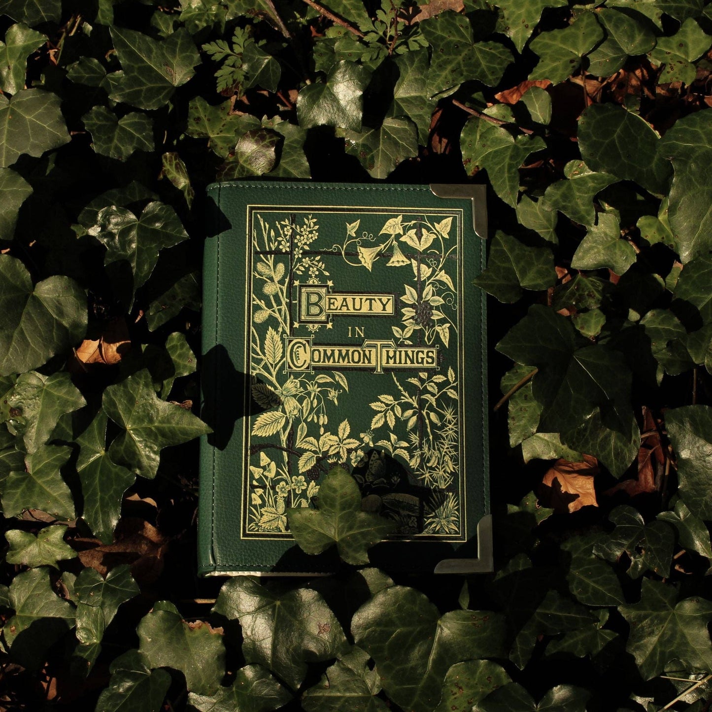 Borsa a tracolla Beauty in Common Things Book: Grande