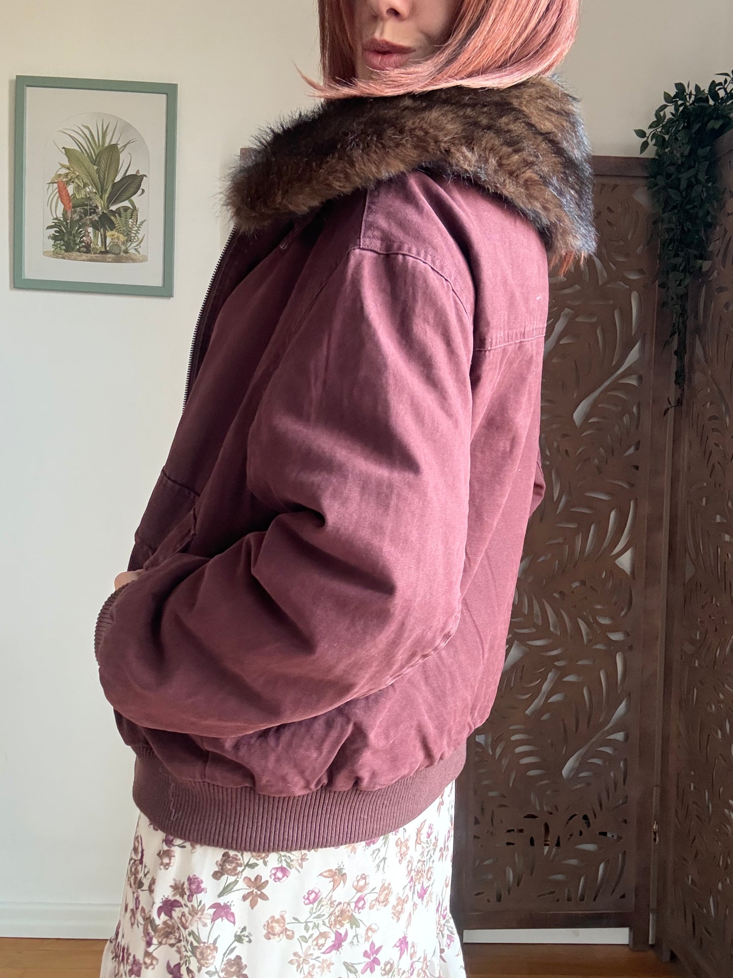 Giaccone oversize in cotone bordeaux con collo in ecopelliccia removibile