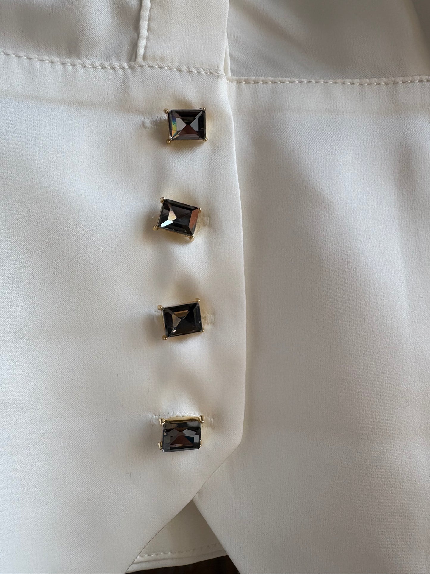 Camicetta corsetto bianca con bottoni gioiello