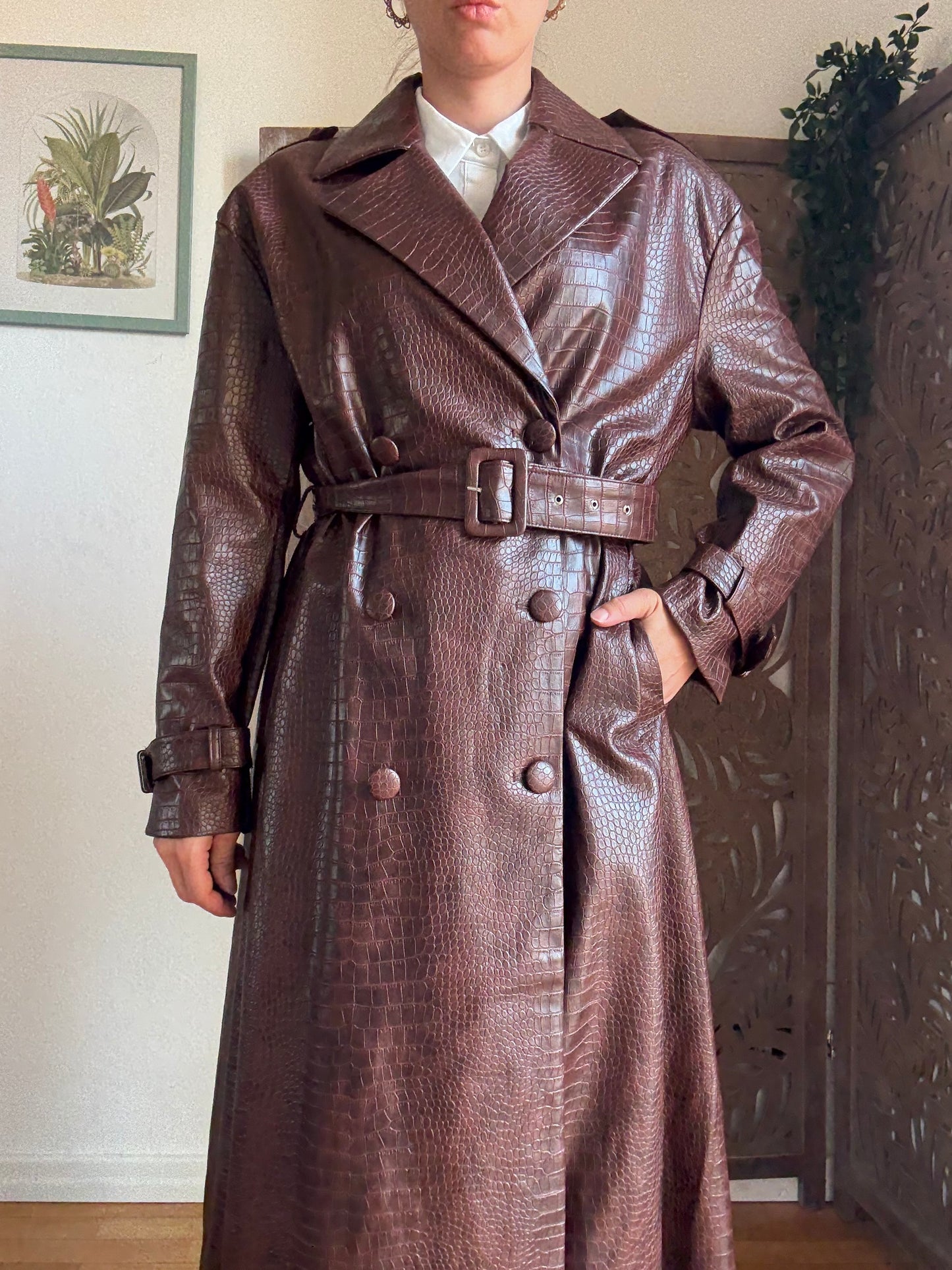 Trench lungo in ecopelle effetto coccodrillo bordeaux
