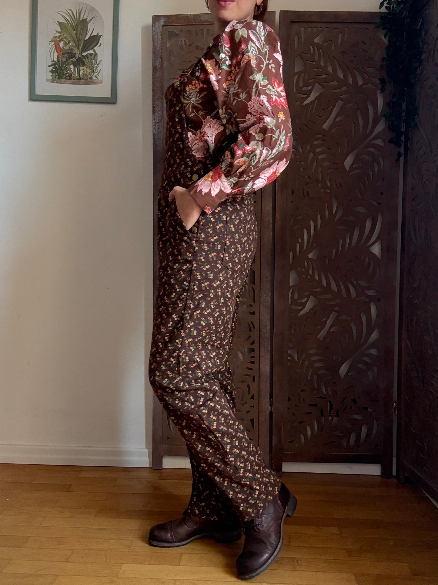 Salopette lunga in jeans marrone floreale gamba dritta