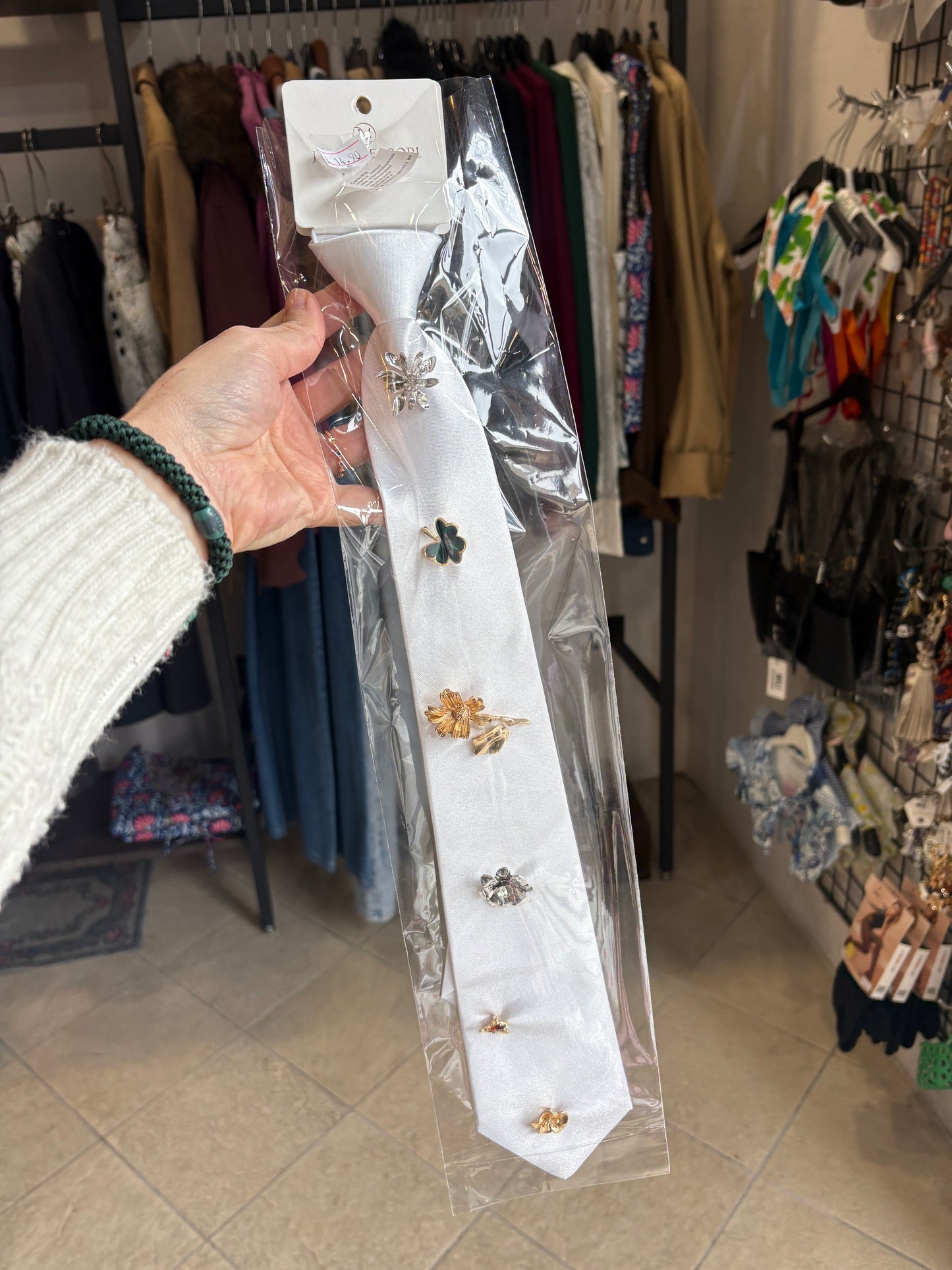 Punk-Chic Charm Tie - Cravatta Gioiello con Spille