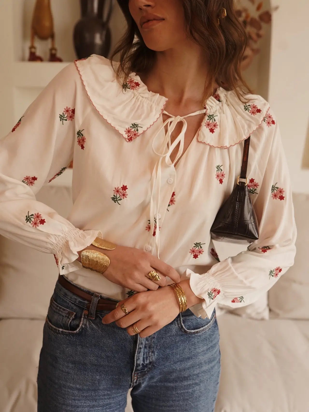 Camicia in Cotone Isabel con Ricami Floreali e Maxi Colletto Coquette