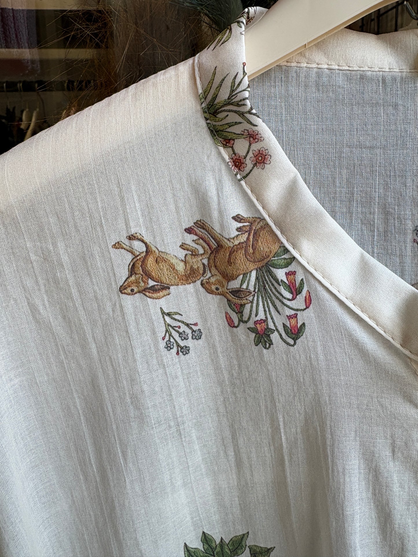 Camicetta "English Meadow" – Leggerezza e Fascino Country