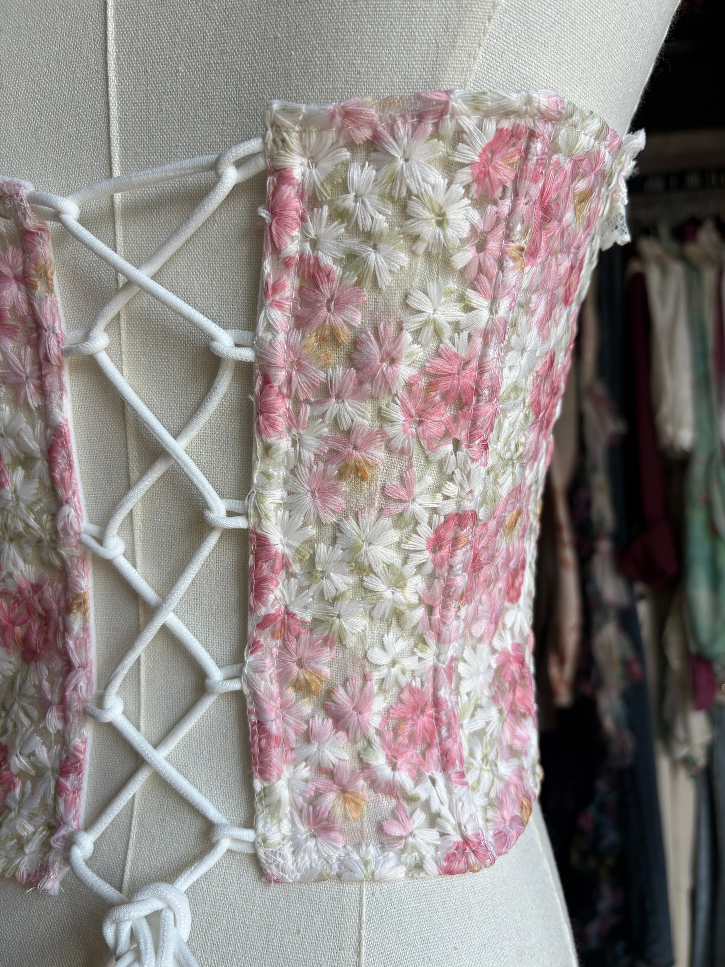 Corsetto Bustier "Prato in Fiore" in Pizzo e Merletto