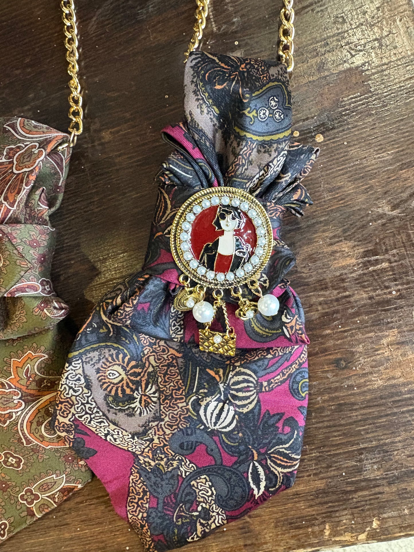 Collane gioiello handmade realizzate con cravatte vintage