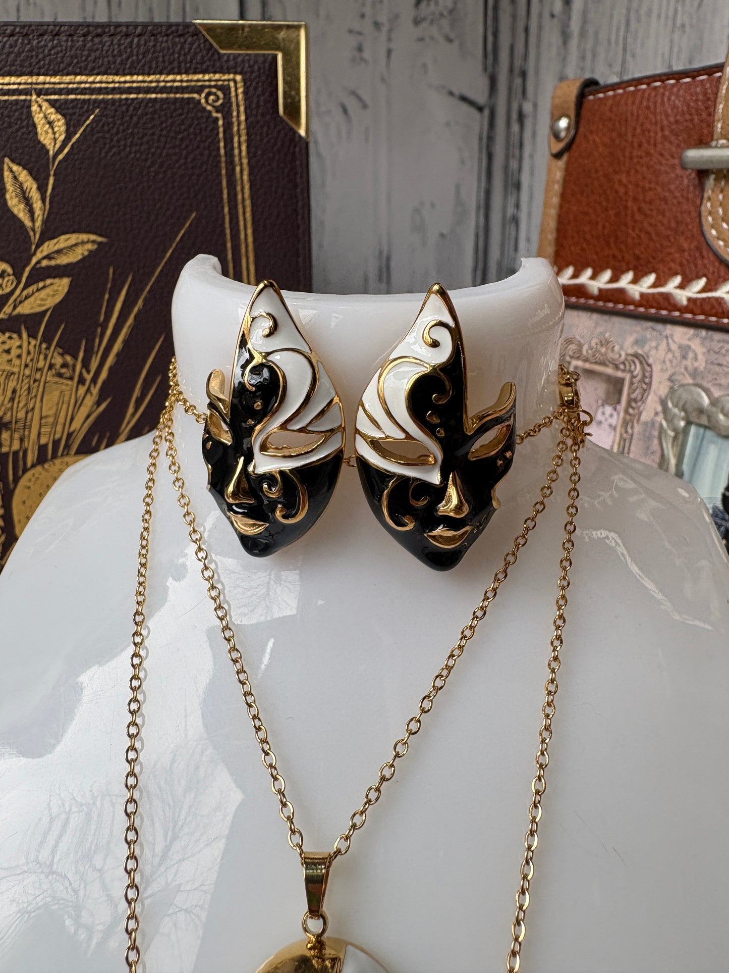 Bijoux Venice - Collane e Orecchini in Acciaio Inossidabile.