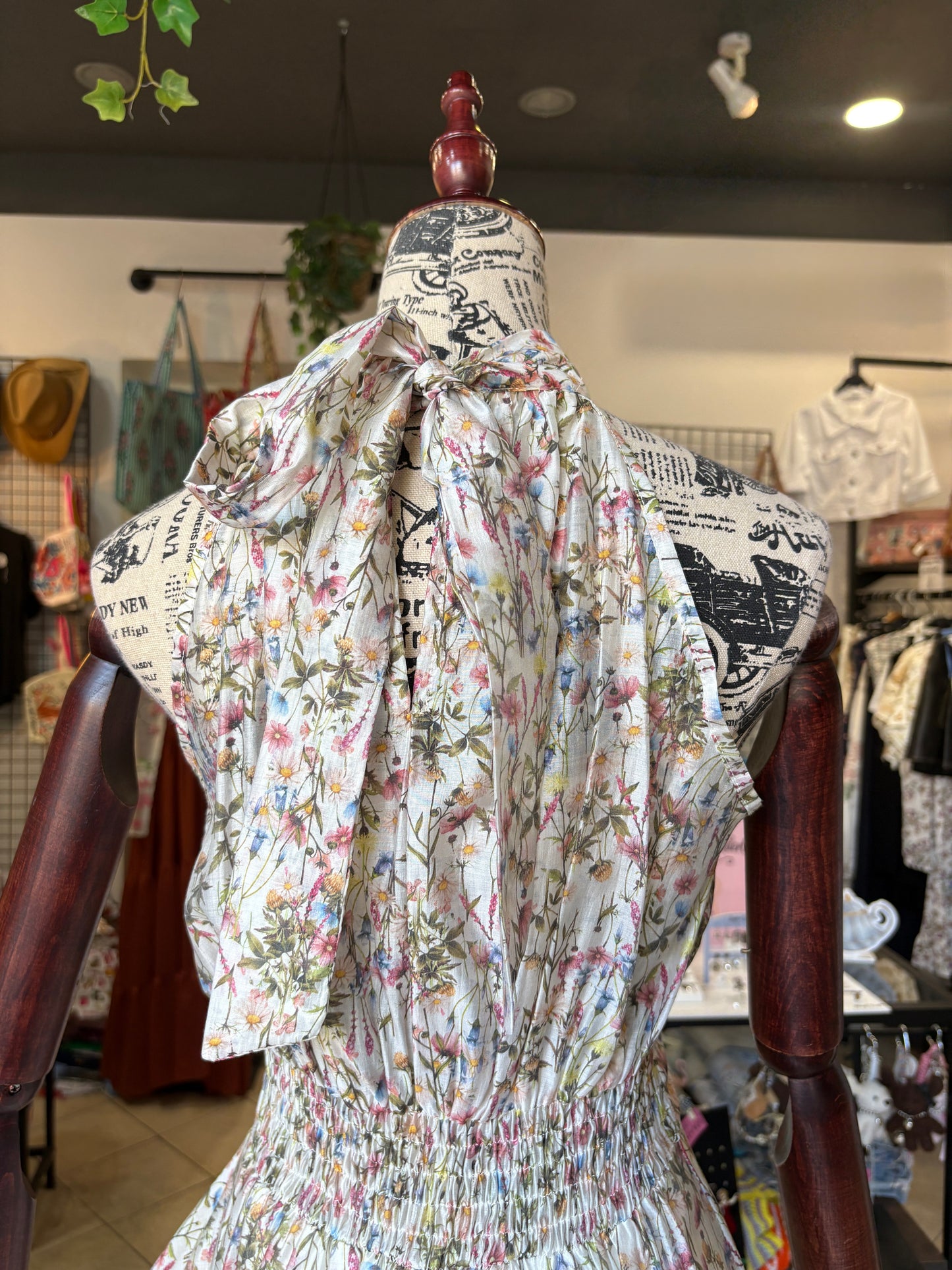 Abito Midi in Lyocell a Fiori con Scollo Americano e Fiocco – Eleganza Eco-Friendly