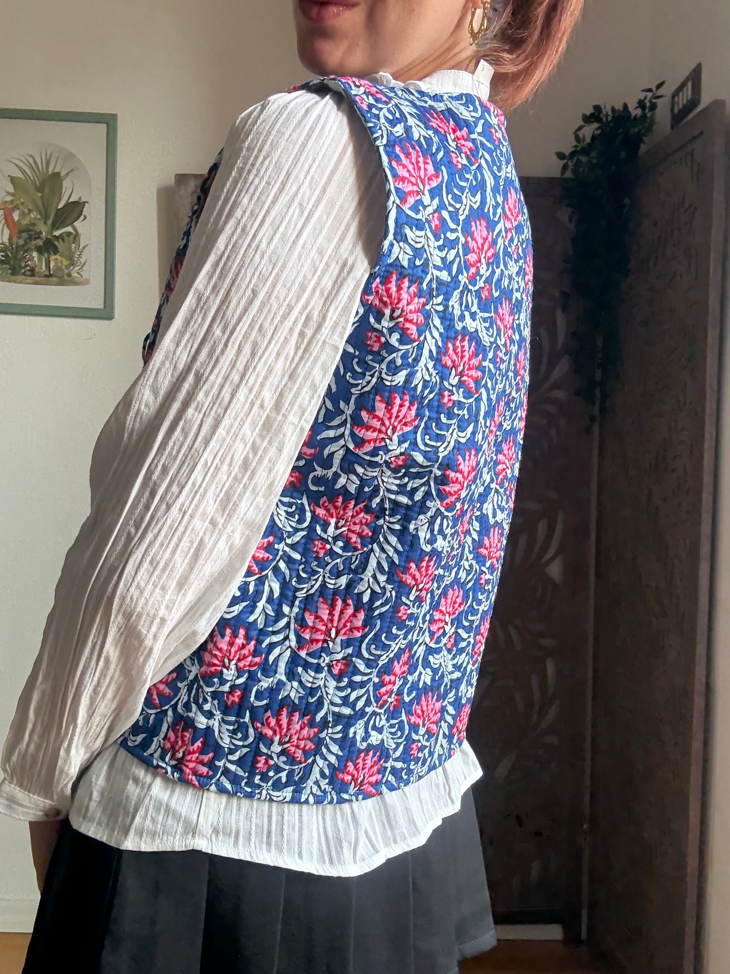 Gilet boho indiano in 100% cotone trapuntato con motivo floreale