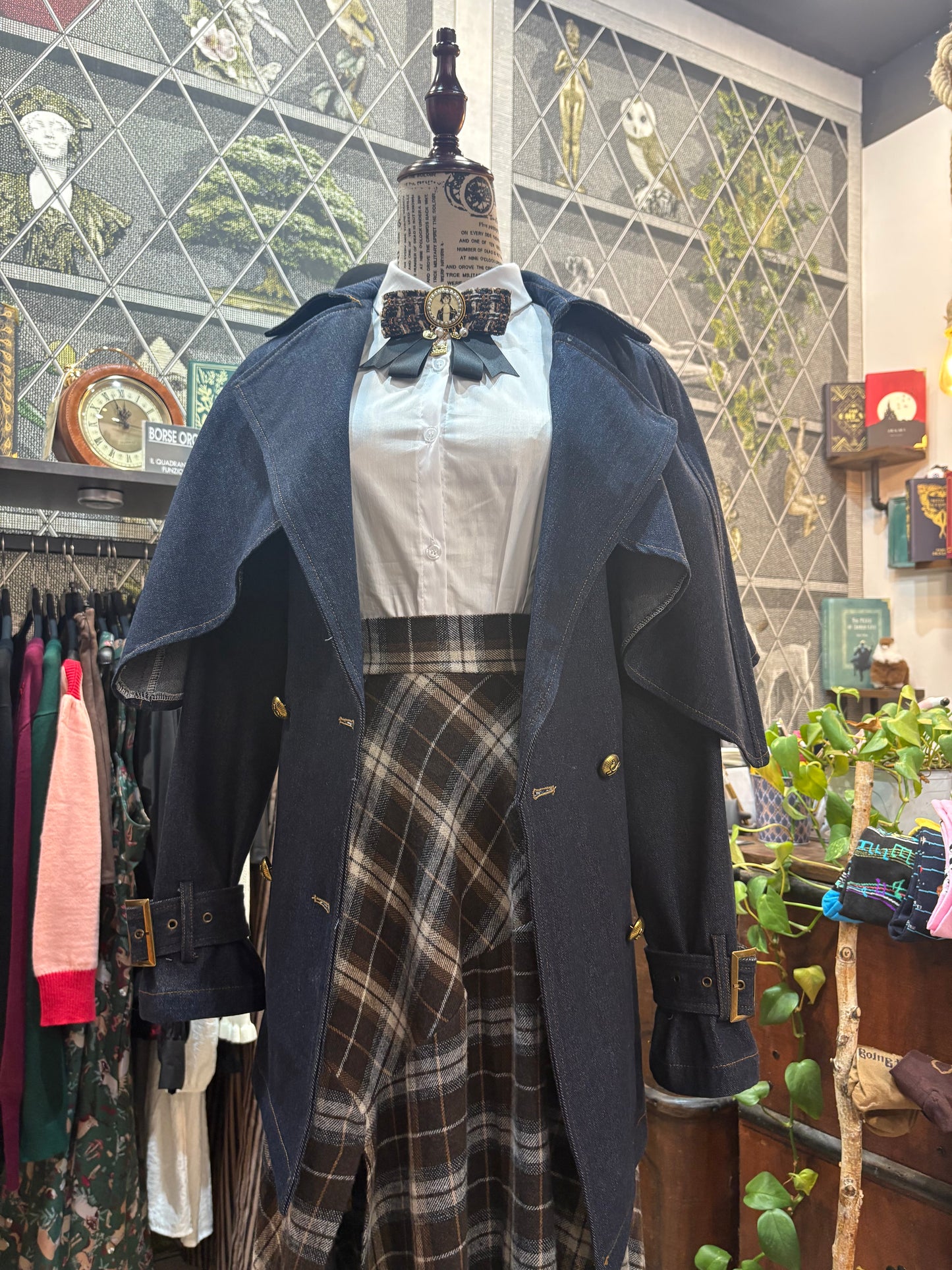 Trench coat in denim con mantellina