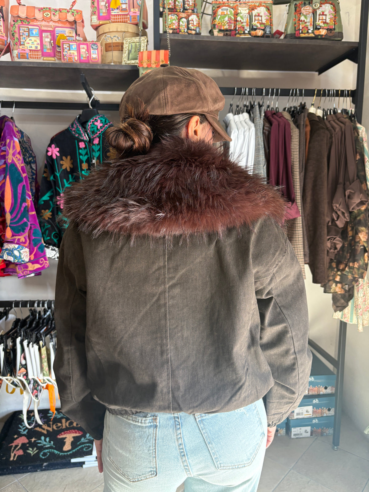 Giacca bomber Aviator marrone con collo in ecopelliccia