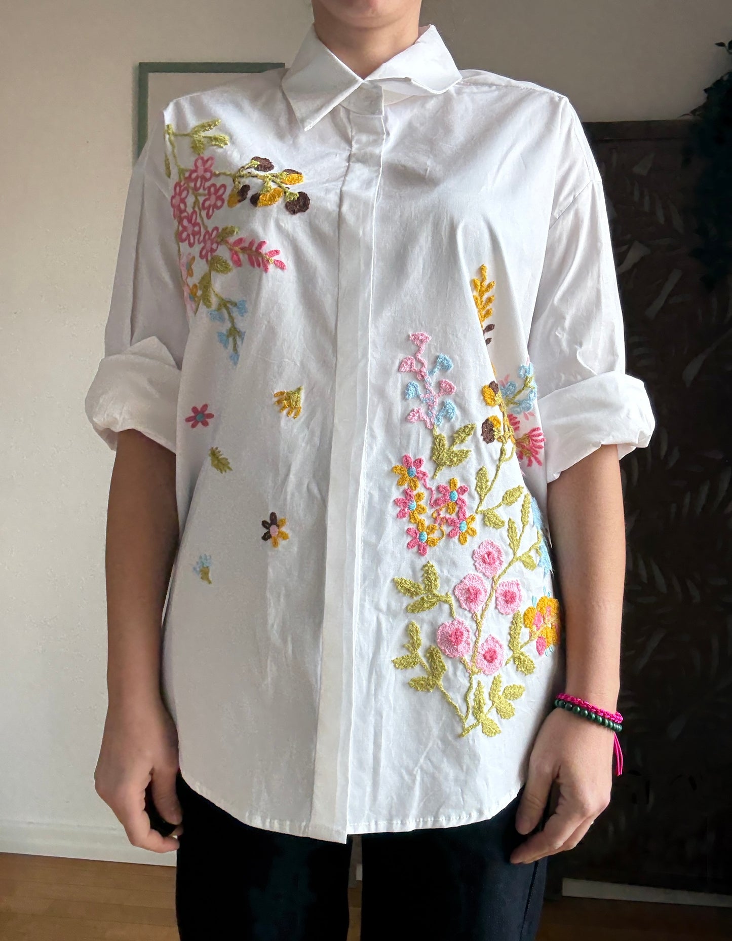 Camicia Oversize in Cotone con Ricami Floreali