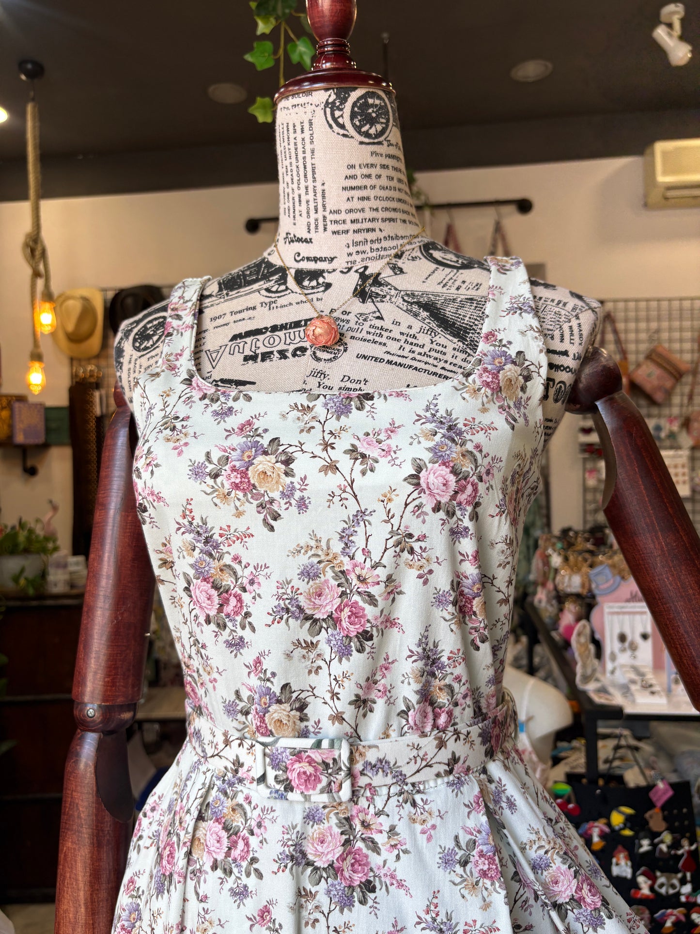 Abito Rétro in Cotone a Fiori in 2 colori con Cintura e Tasche – Stile Vintage Romantico