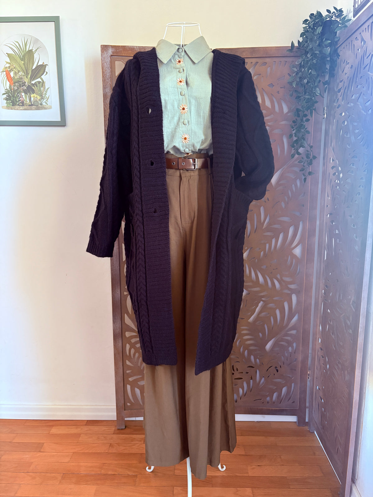 Cardigan lungo a trecce con cappuccio e rose in maglia - In 3 colori