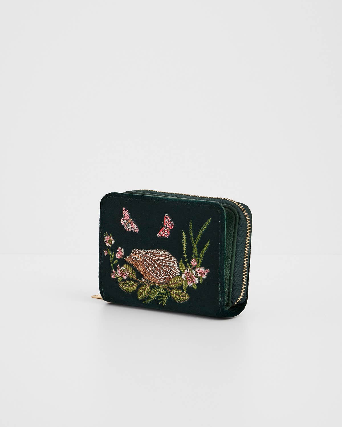Portamonete Hedgehog ricamato in velluto verde foresta - Fable England