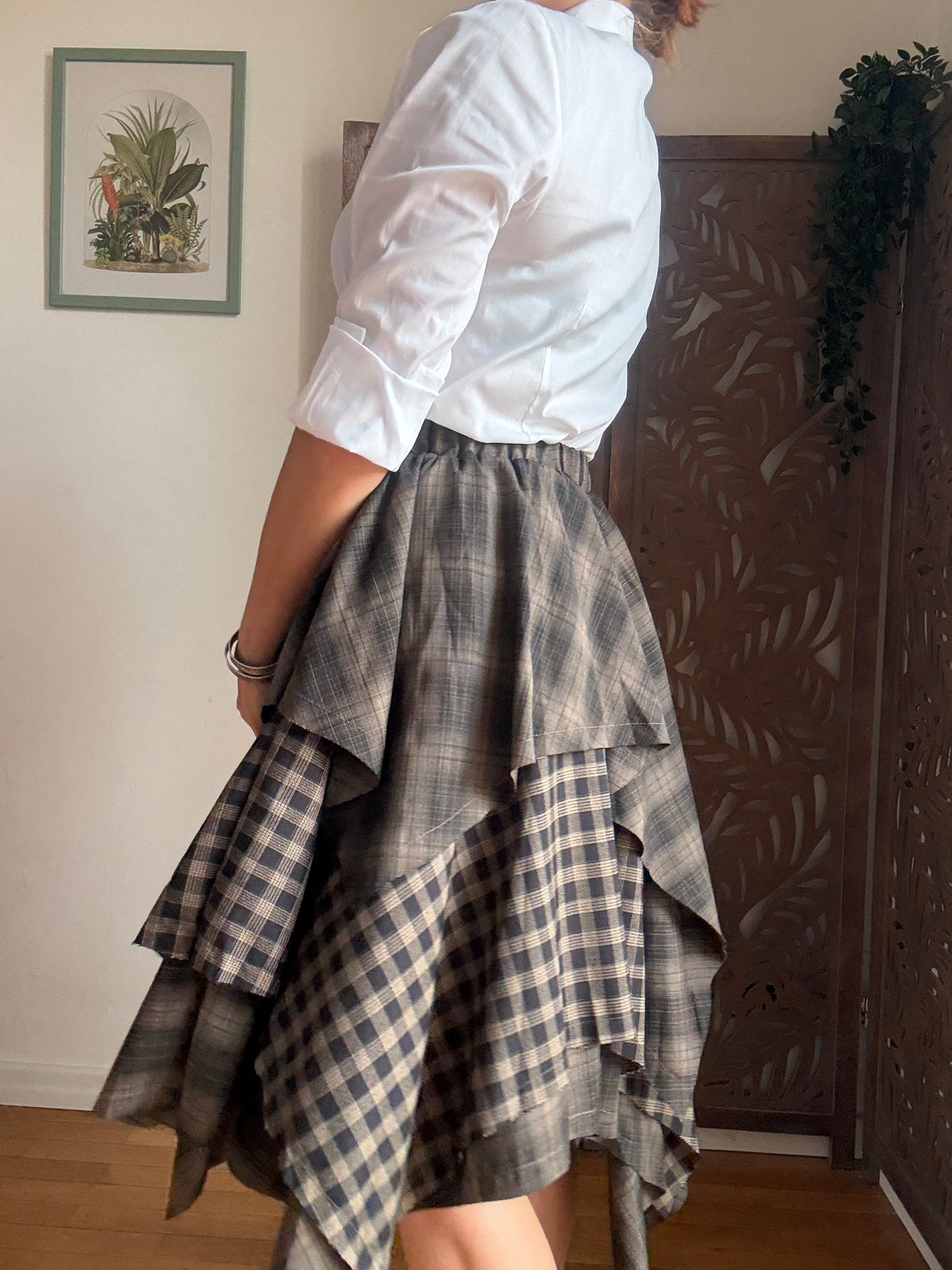 Gonna midi tartan asimmetrica a balze Dark Academia