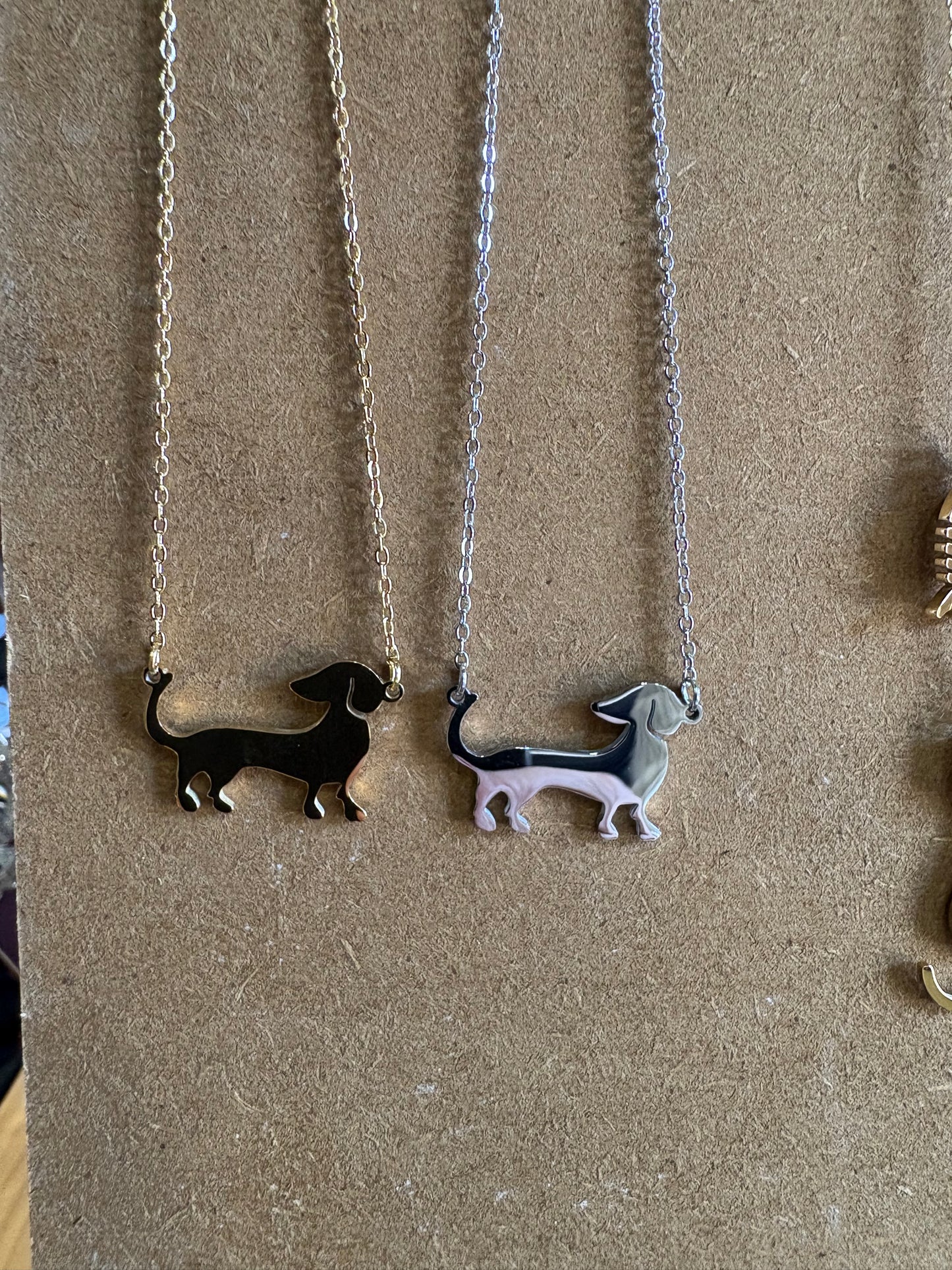 Collana bassotto in acciaio inossidabile in 2 colori