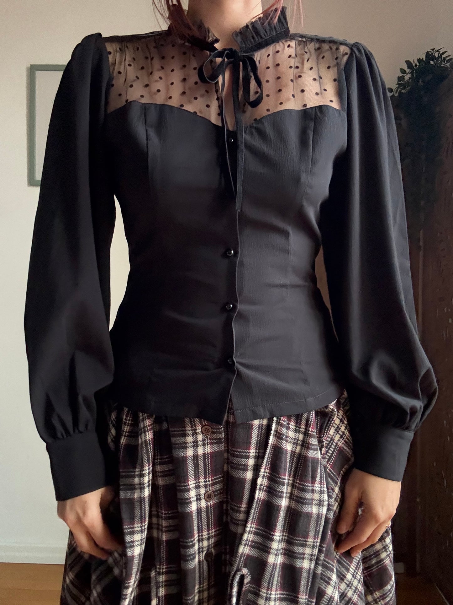 Camicetta inglese retrò Luna nera a pois