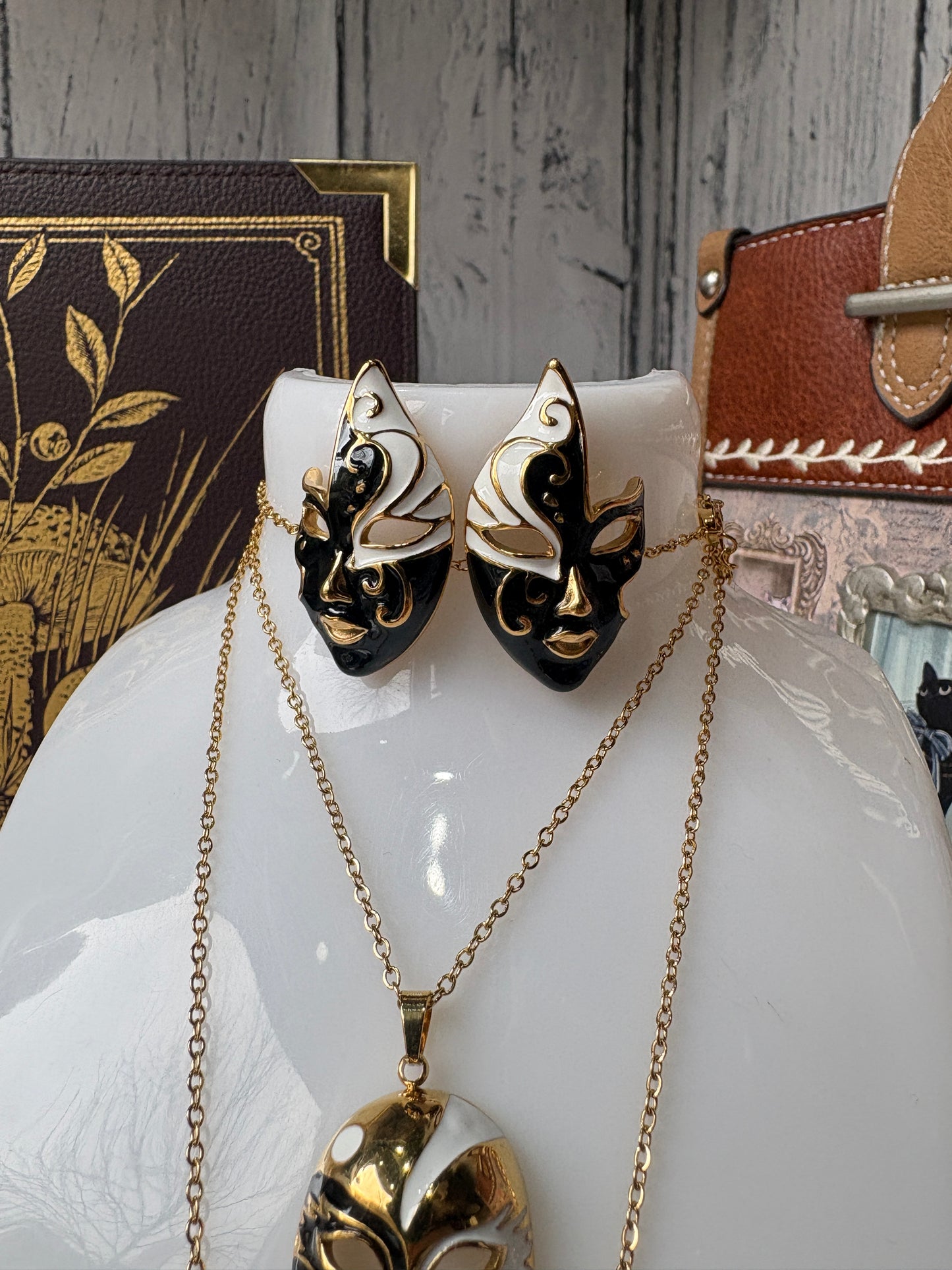 Bijoux Venice - Collane e Orecchini in Acciaio Inossidabile.